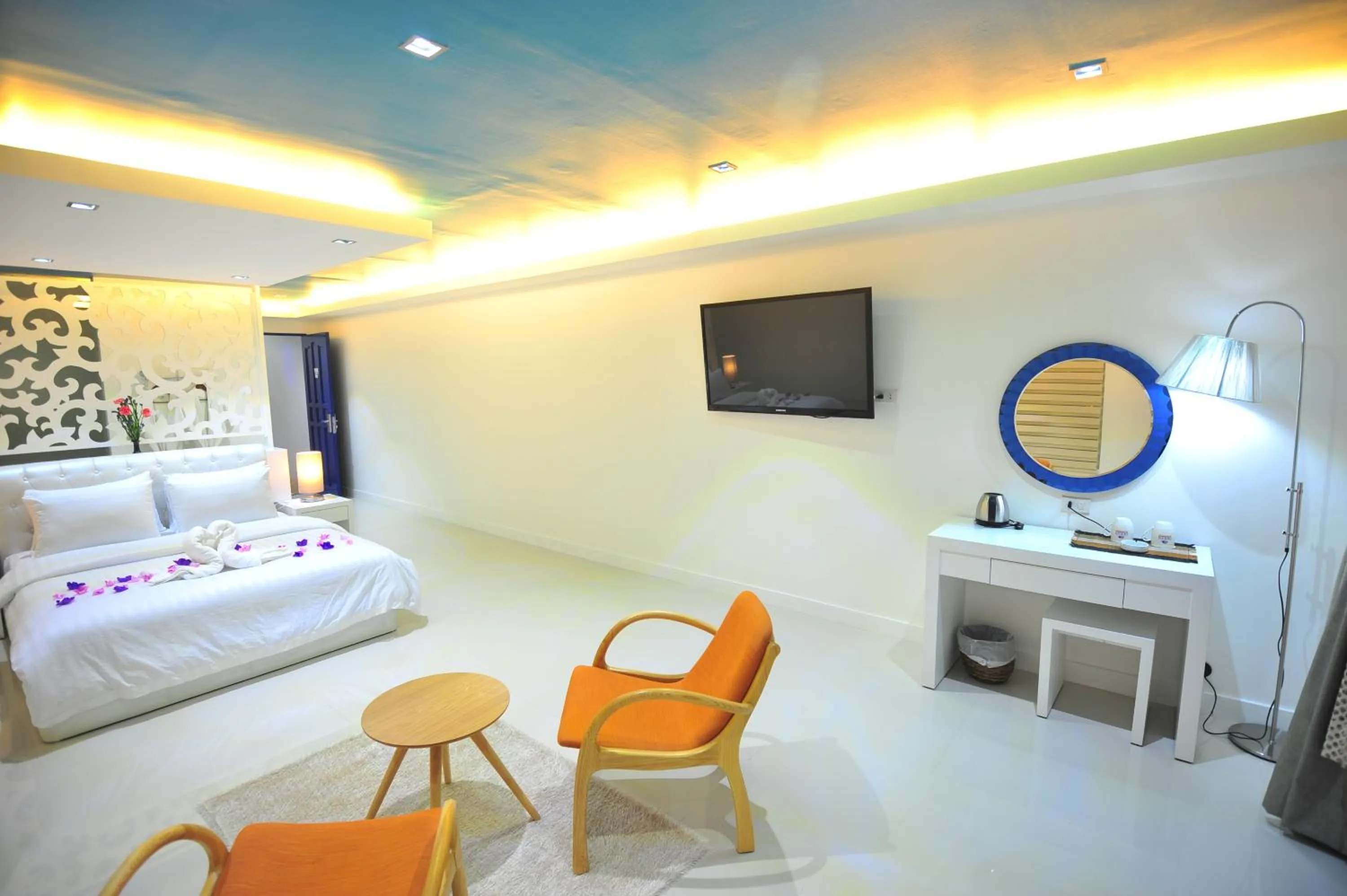 Photo of the whole room, Bed in Boracay Ocean Club Beach Resort
