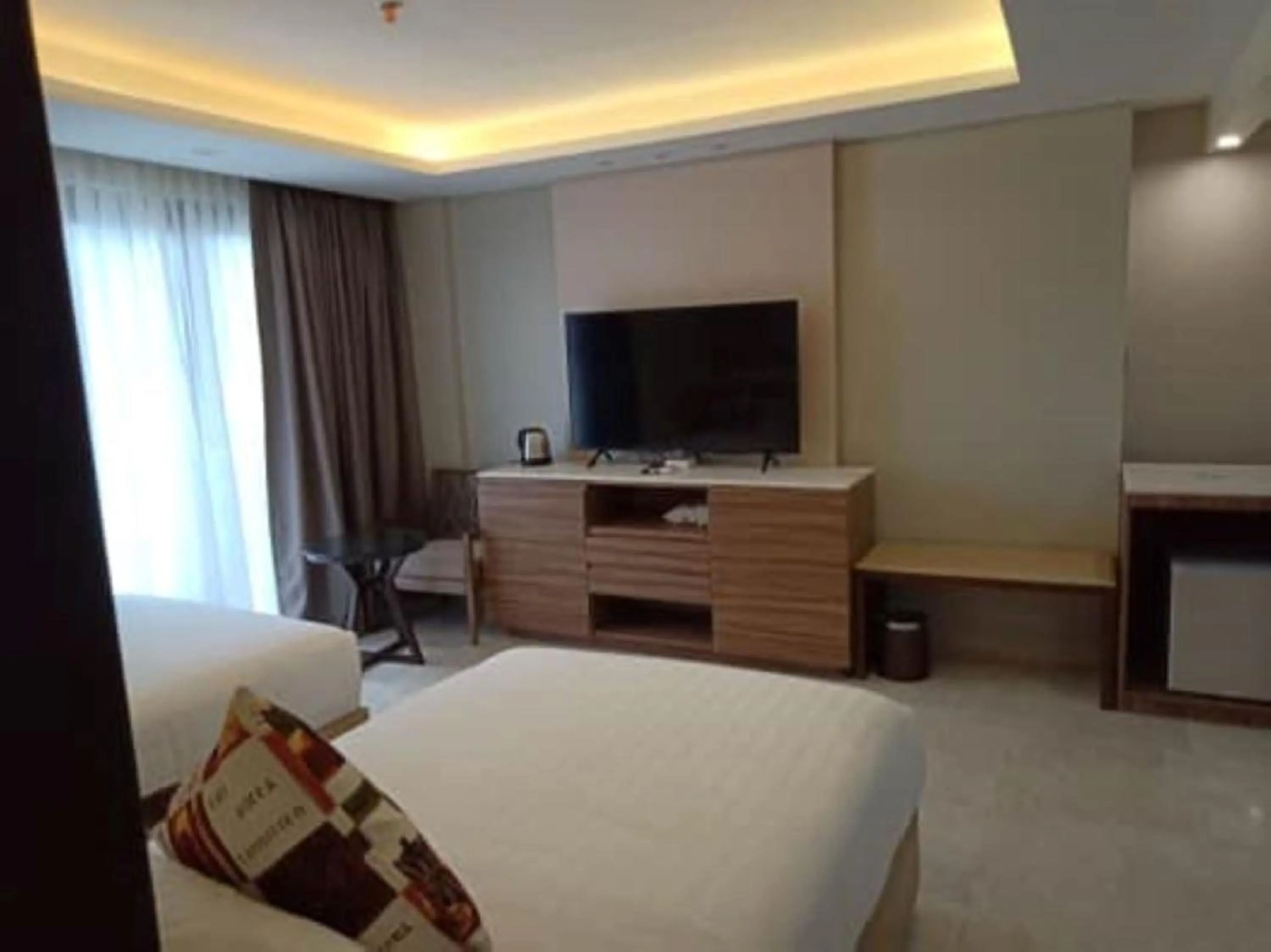 Communal lounge/ TV room, Bed in Boracay Ocean Club Beach Resort