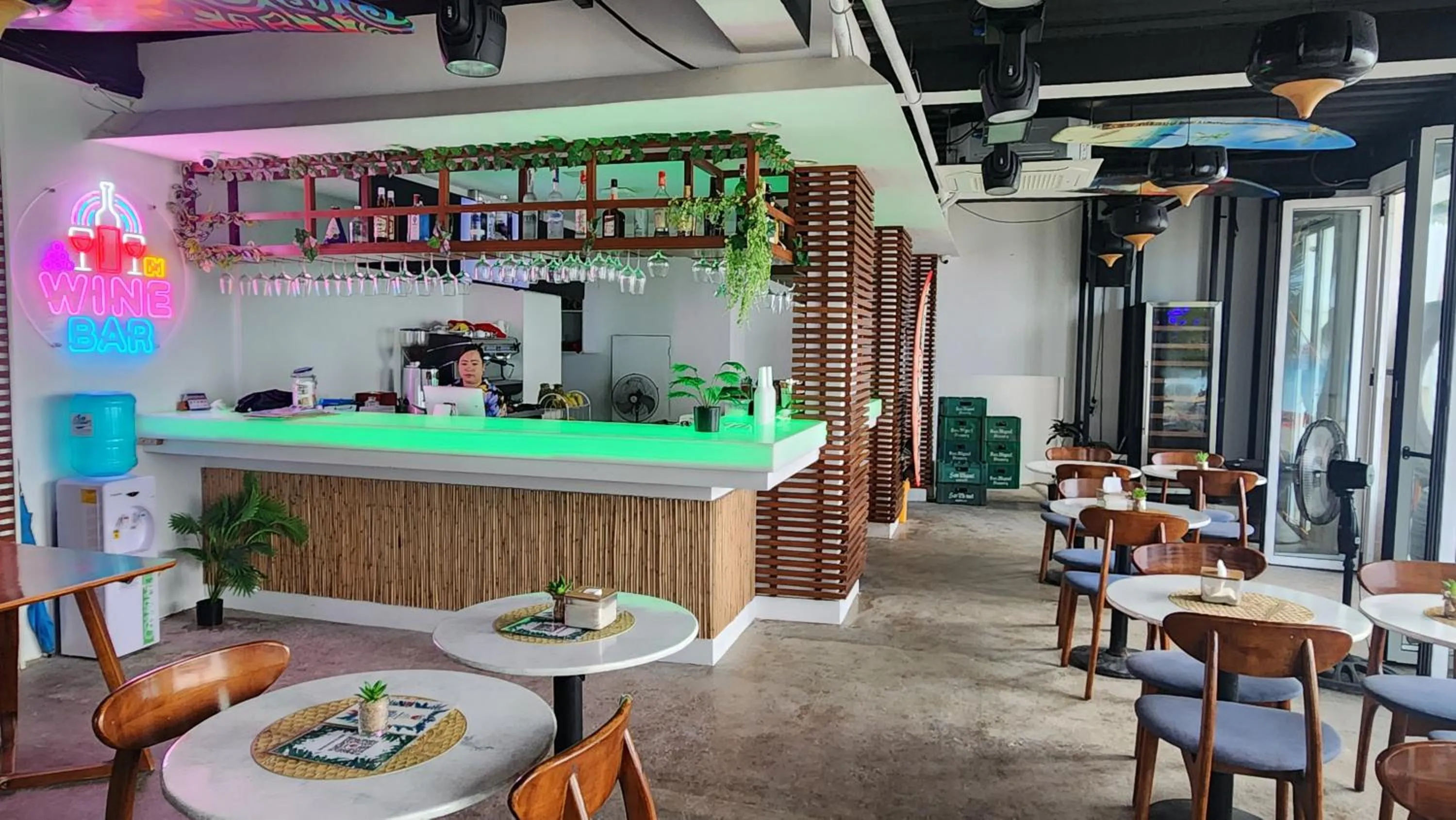 Lounge or bar in Boracay Ocean Club Beach Resort