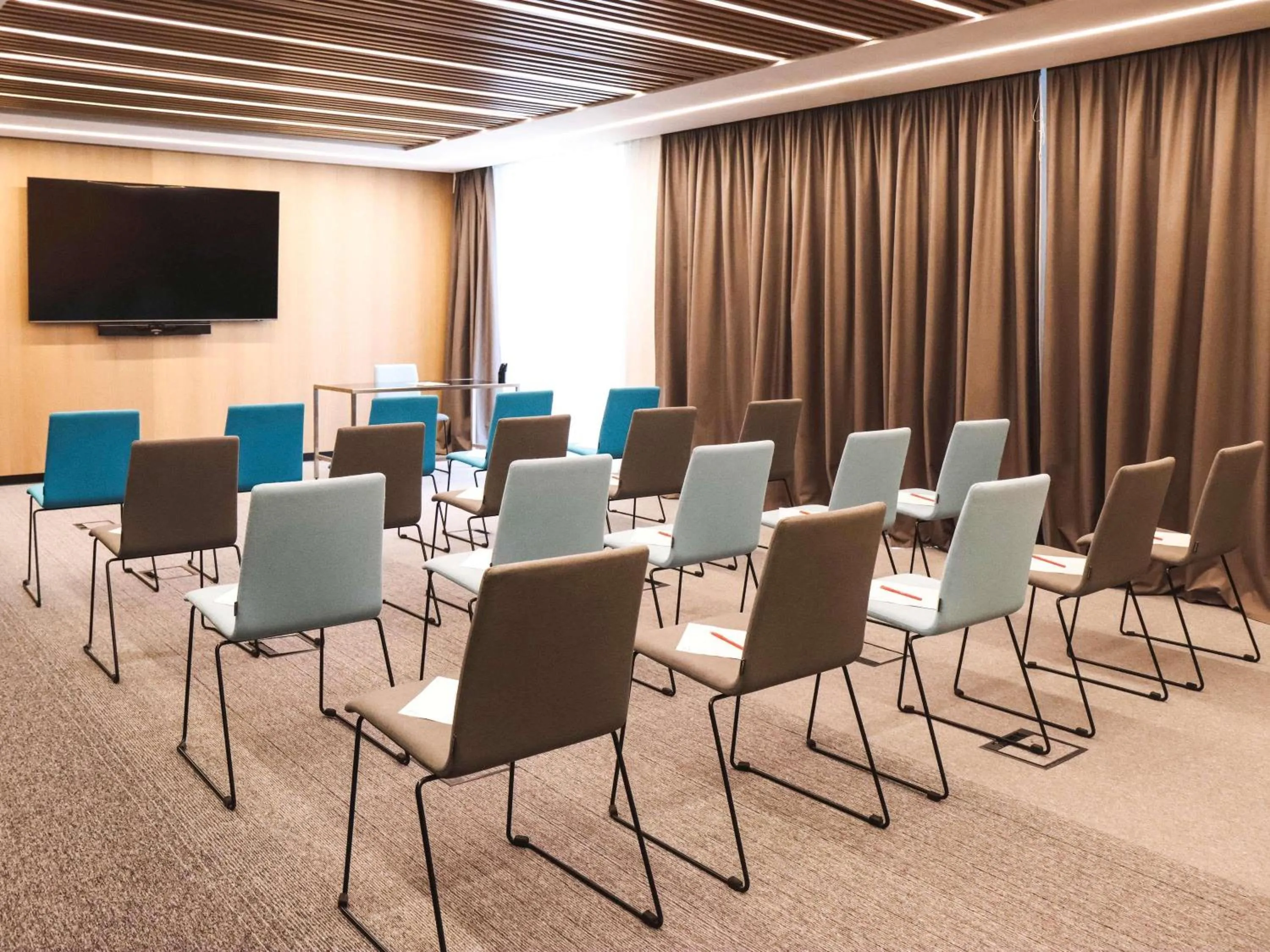 Meeting/conference room in ibis Almaty Jetisu
