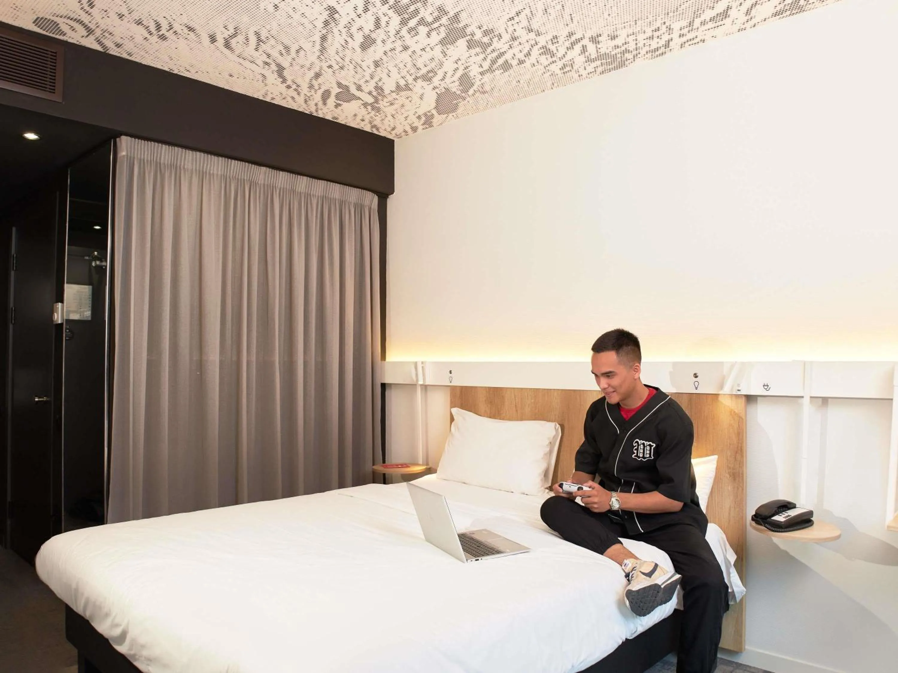 Bedroom, Bed in ibis Almaty Jetisu