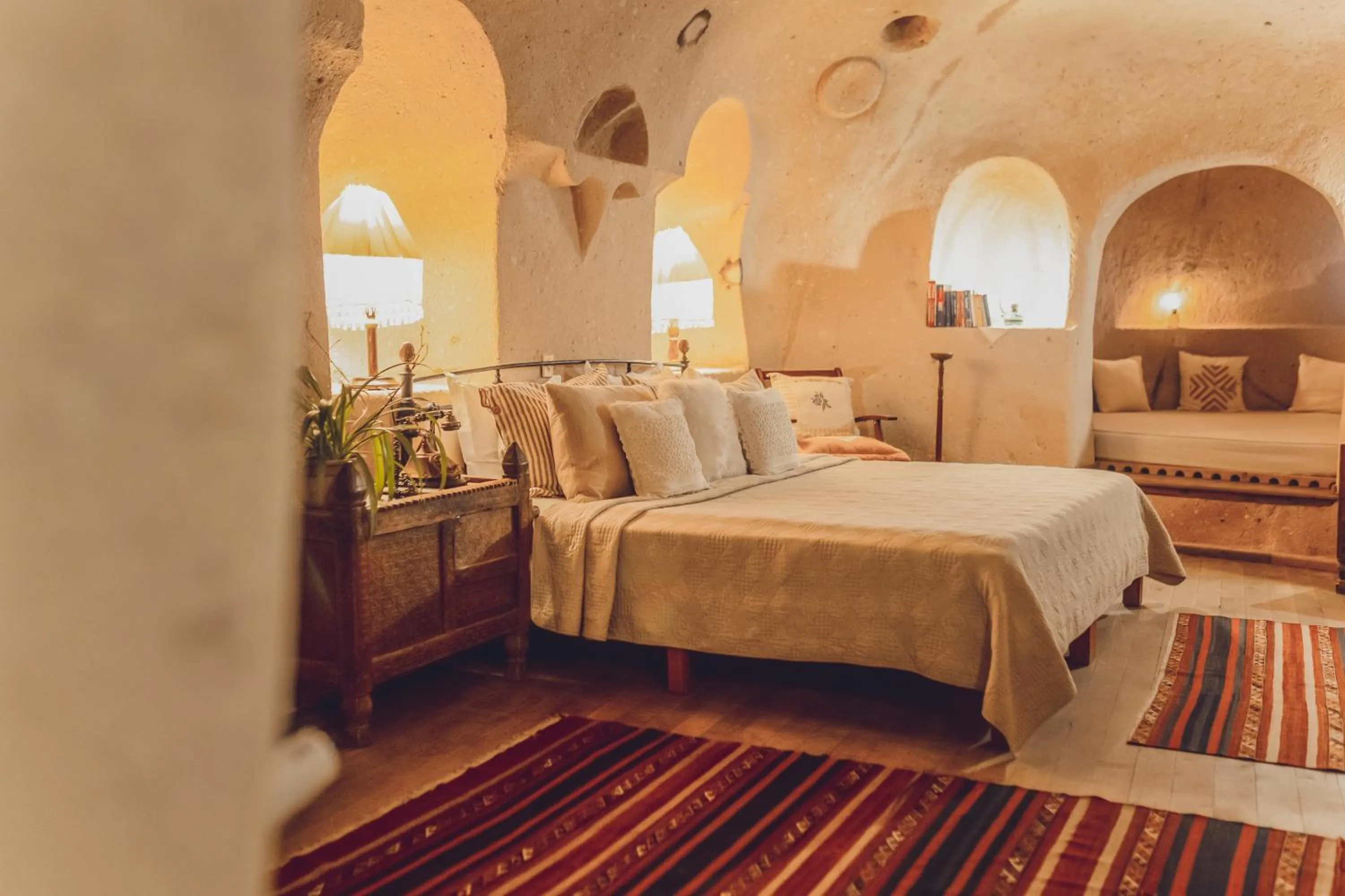 Photo of the whole room, Bed in Kale Konak Cappadocia