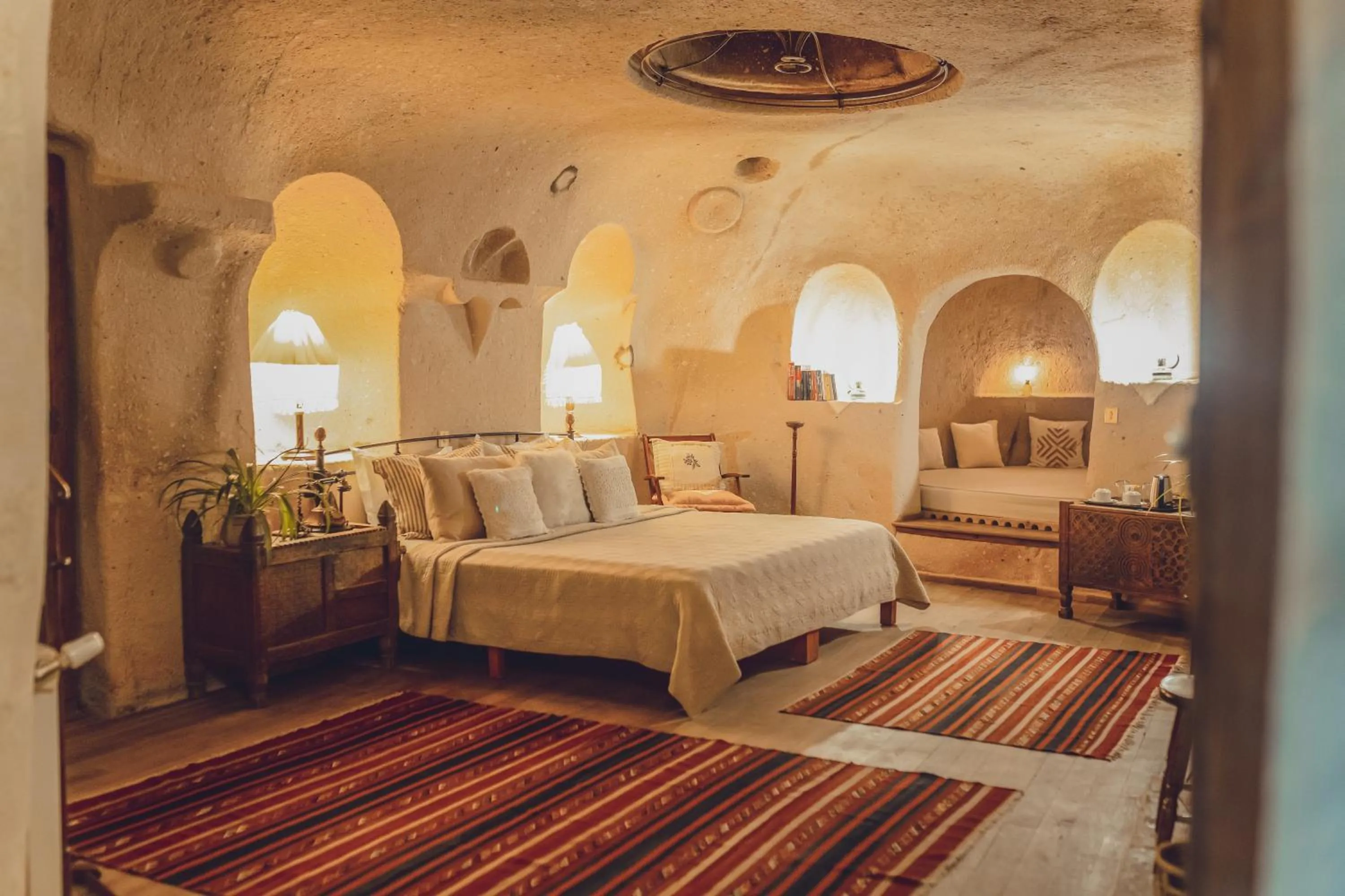 Photo of the whole room, Bed in Kale Konak Cappadocia