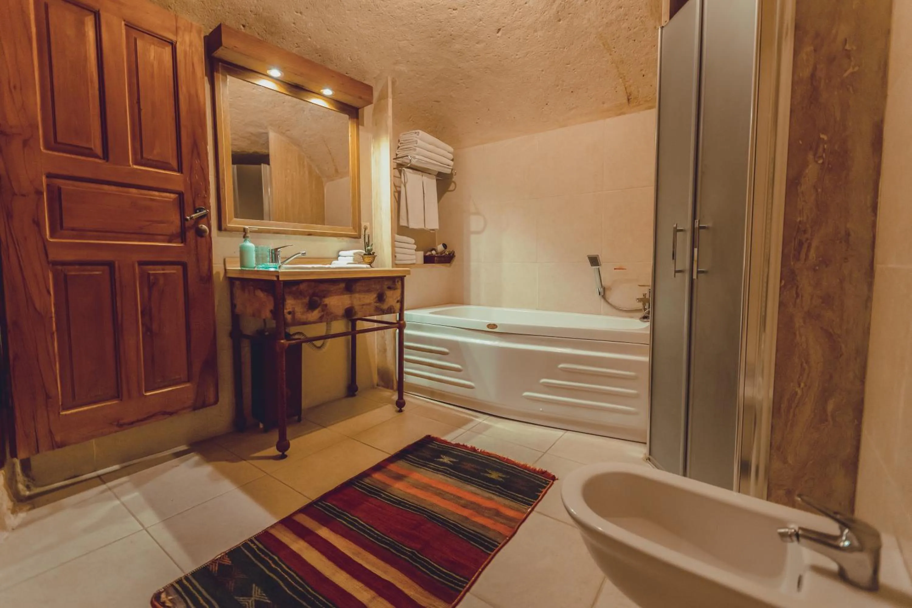 Bathroom, Bed in Kale Konak Cappadocia