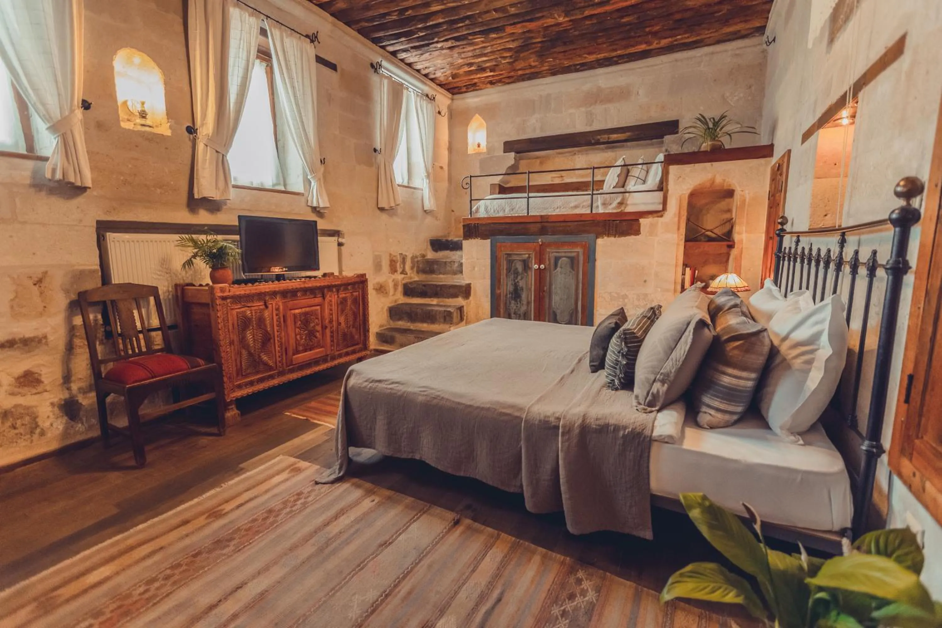 Photo of the whole room, Bed in Kale Konak Cappadocia