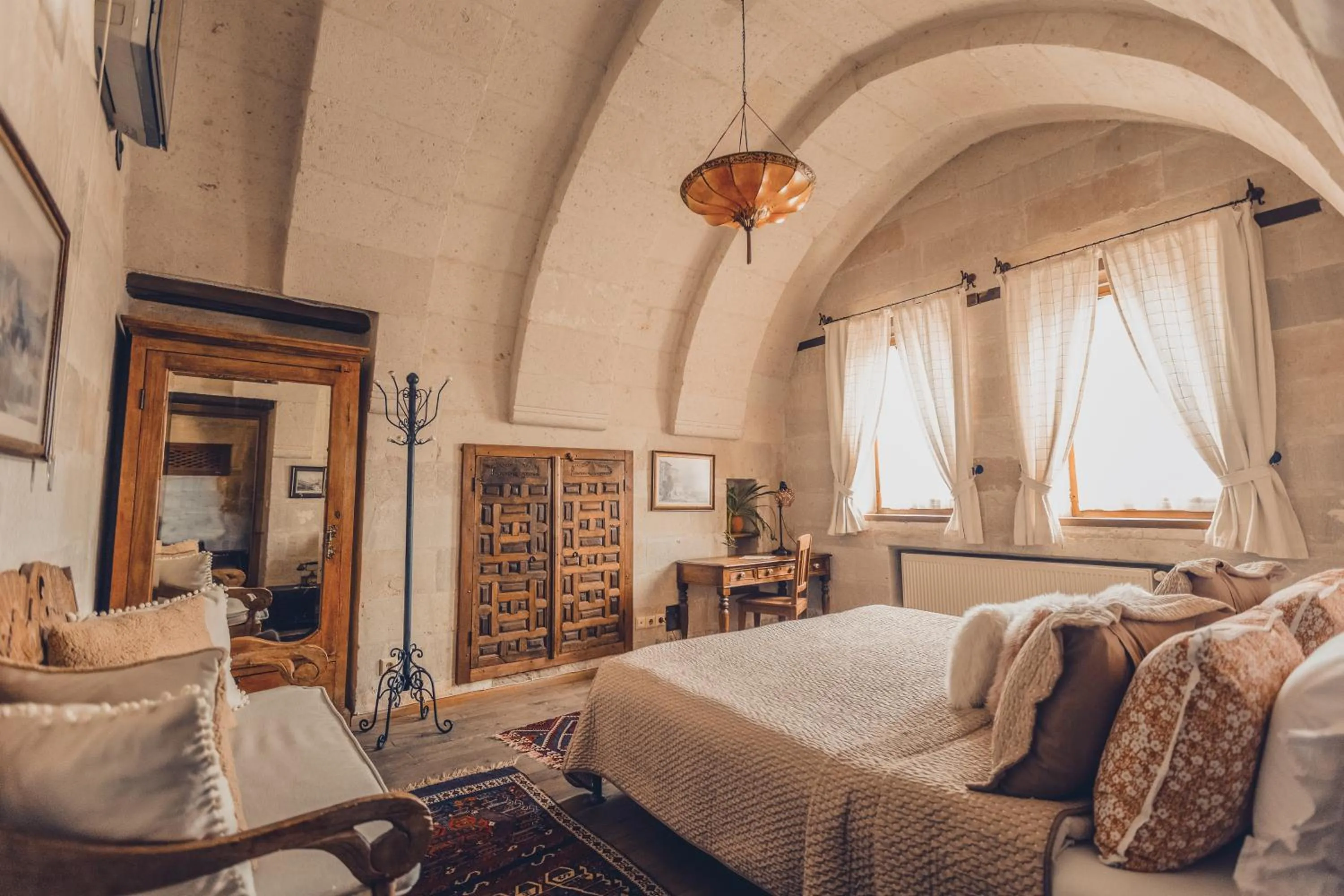 Photo of the whole room, Bed in Kale Konak Cappadocia