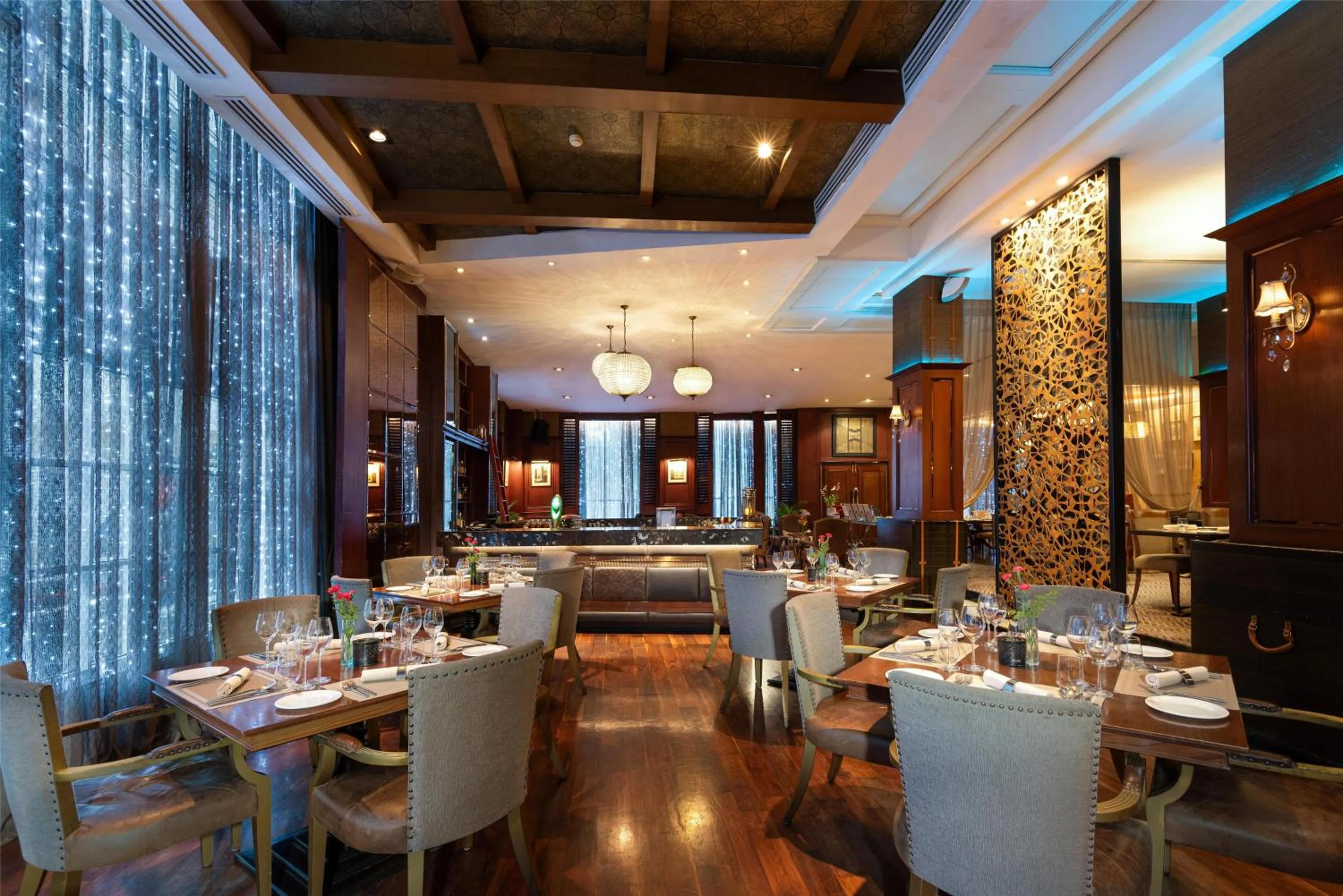 Restaurant/places to eat in Radisson Suites Bangkok Sukhumvit