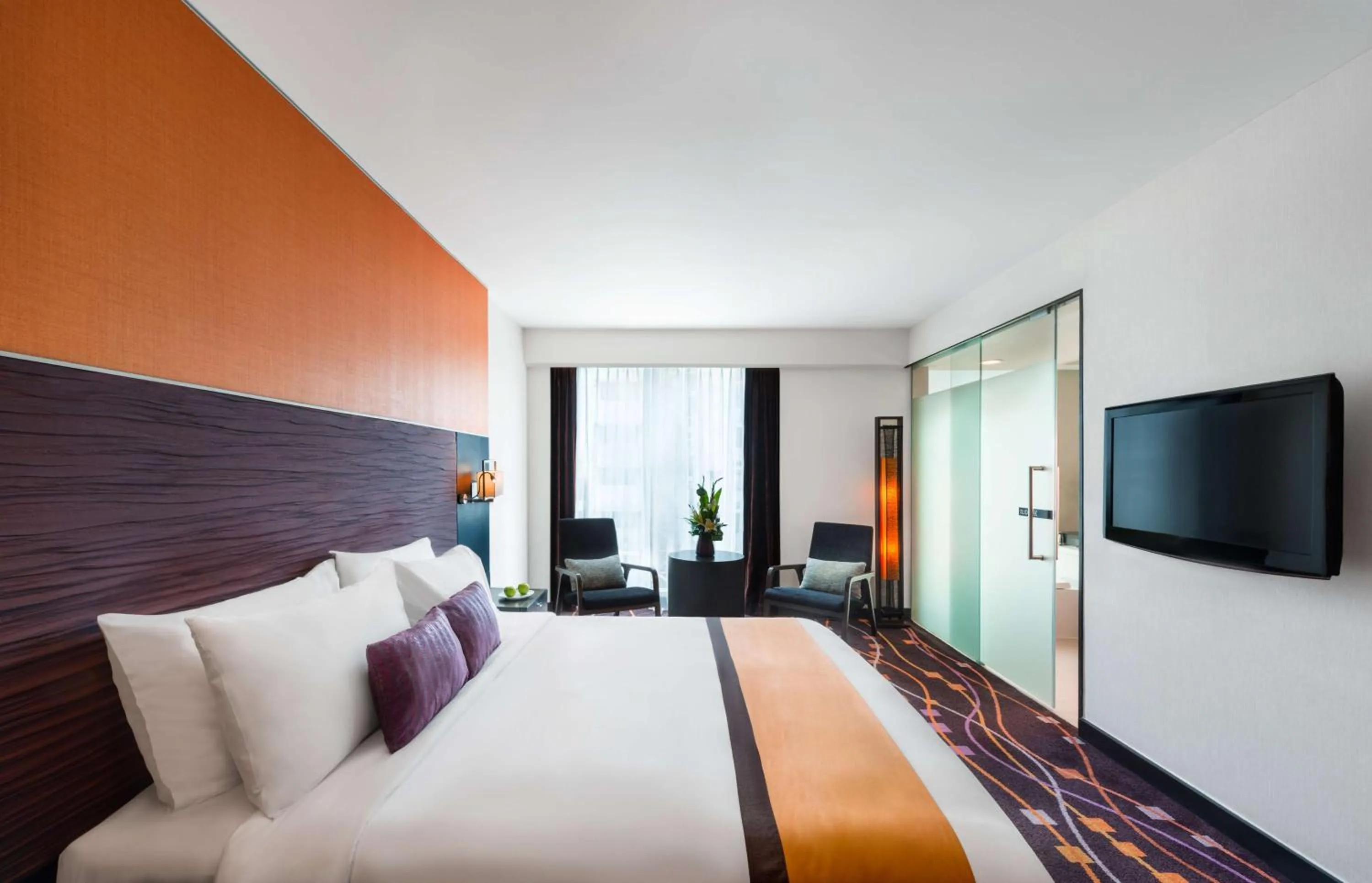 Superior Room in Radisson Suites Bangkok Sukhumvit