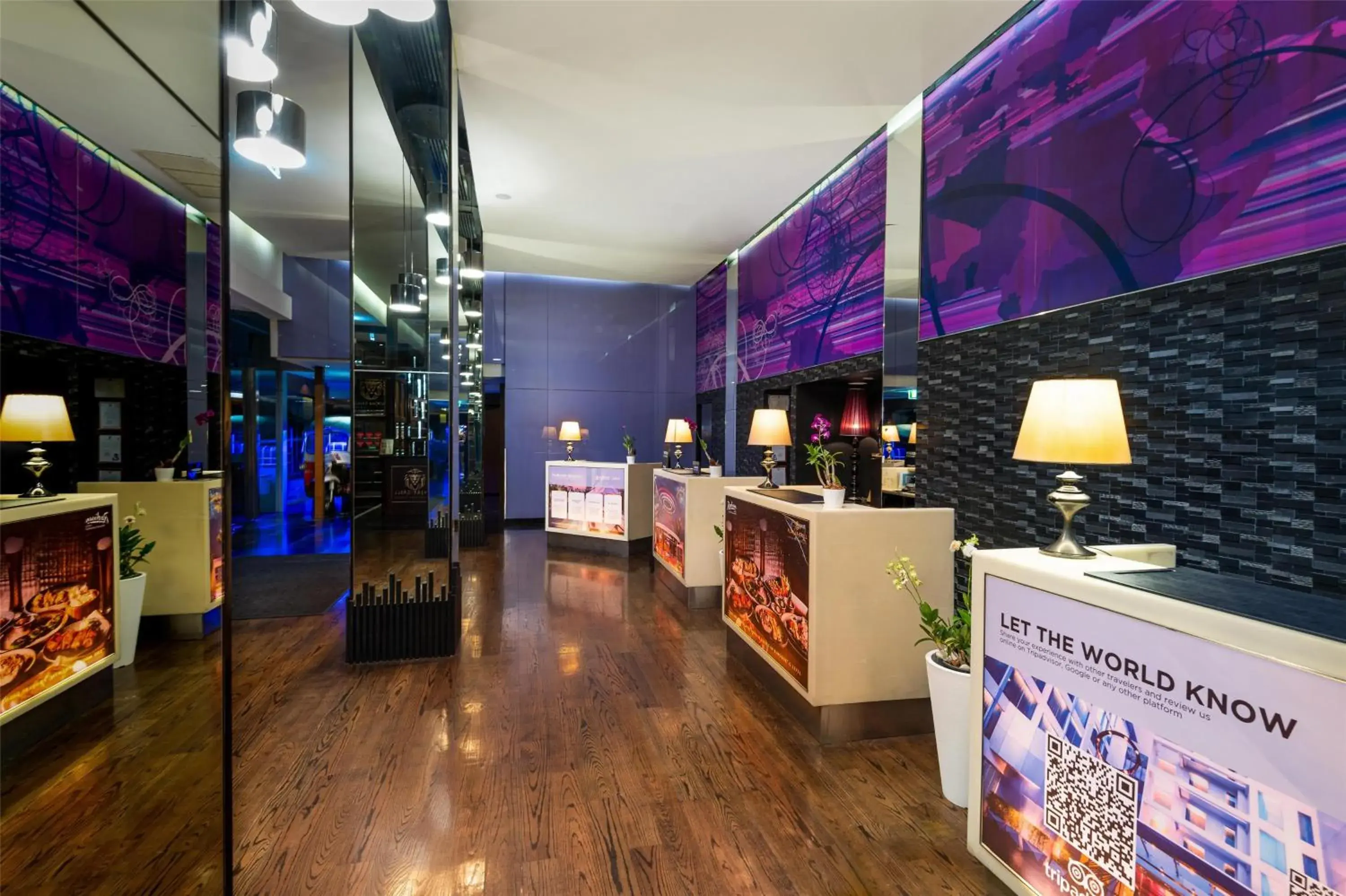 Lobby or reception in Radisson Suites Bangkok Sukhumvit Lobby or reception in Radisson Suites Bangkok Sukhumvit