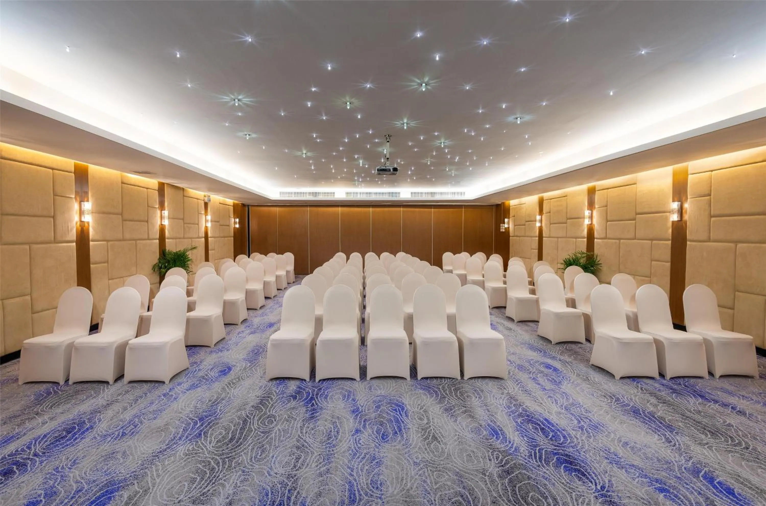 Meeting/conference room in Radisson Suites Bangkok Sukhumvit