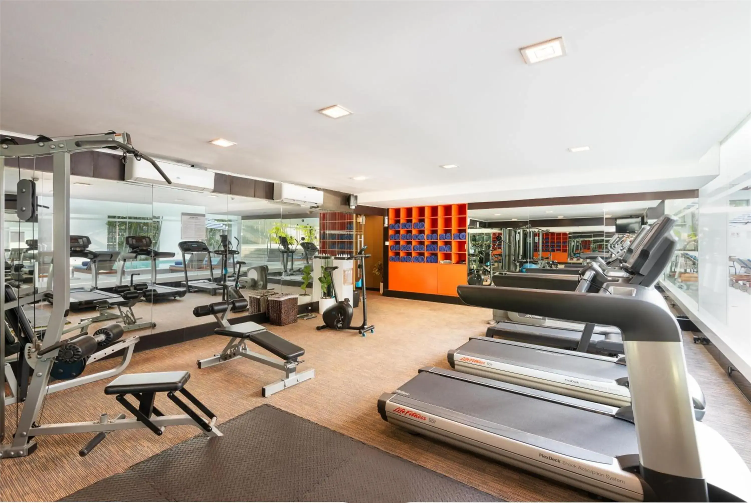Fitness centre/facilities in Radisson Suites Bangkok Sukhumvit Fitness centre/facilities in Radisson Suites Bangkok Sukhumvit