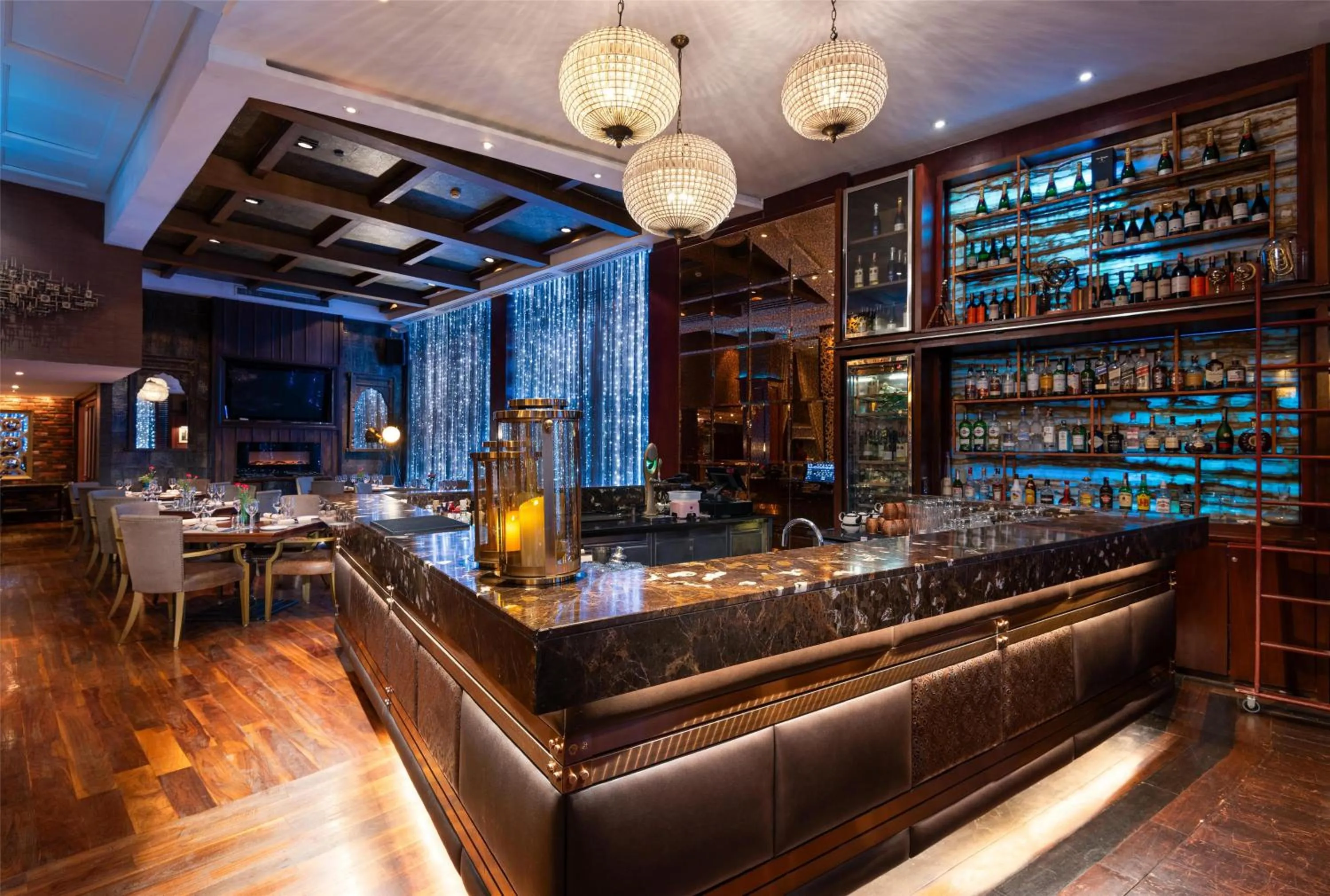 Restaurant/places to eat in Radisson Suites Bangkok Sukhumvit