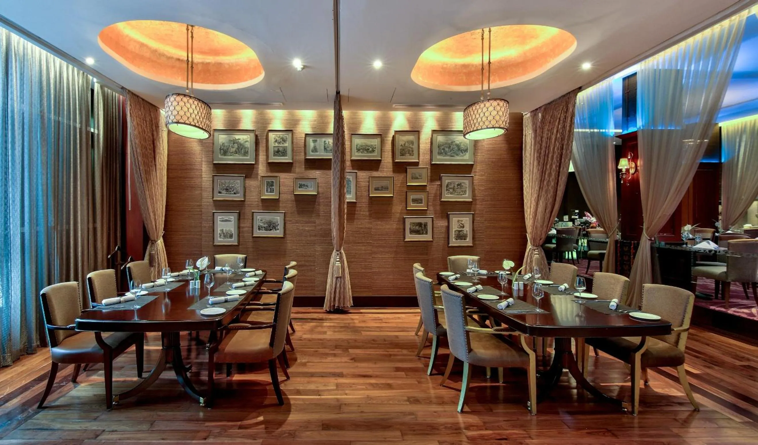 Restaurant/places to eat in Radisson Suites Bangkok Sukhumvit