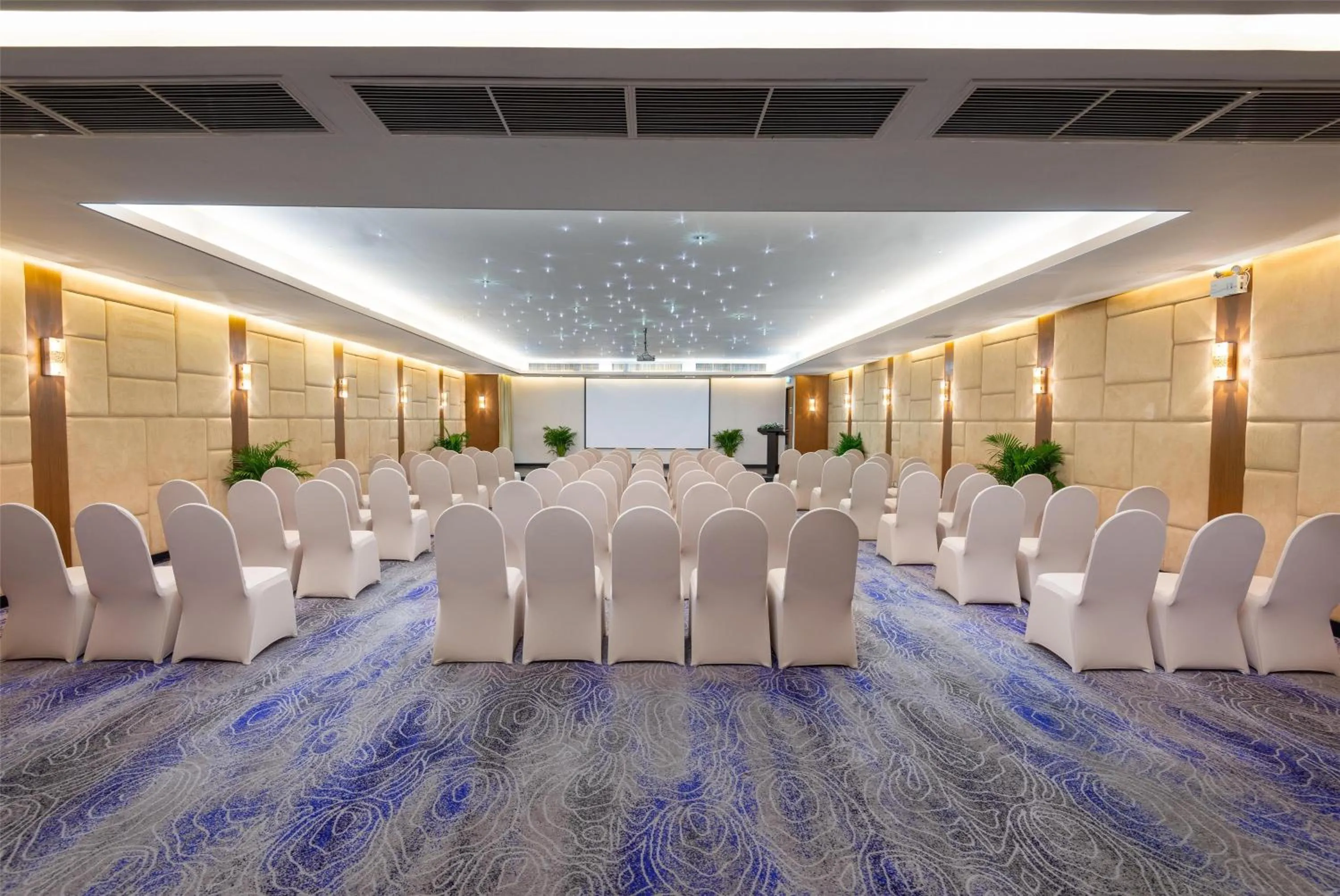 Meeting/conference room in Radisson Suites Bangkok Sukhumvit