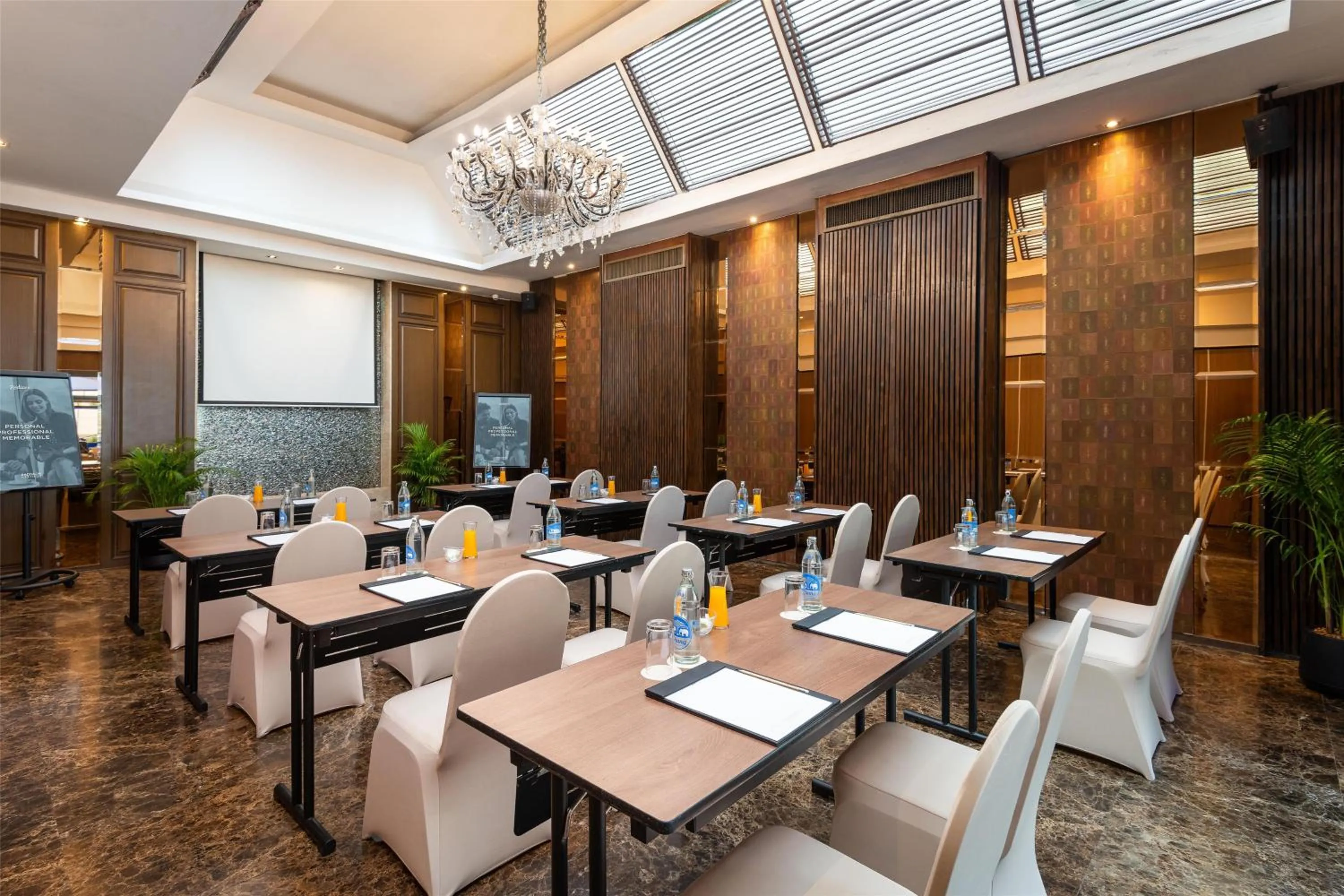 Meeting/conference room in Radisson Suites Bangkok Sukhumvit