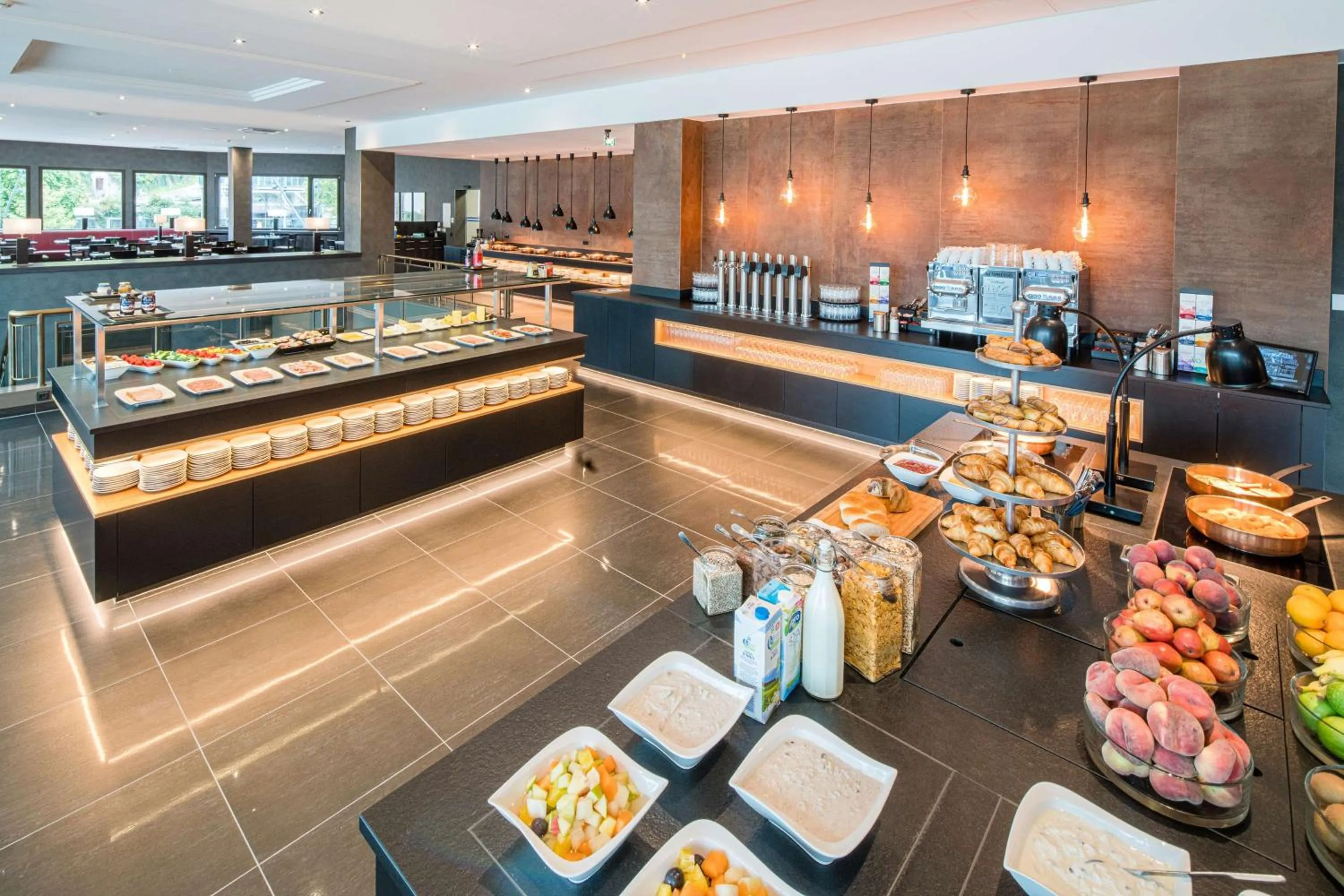 Food and drinks in Best Western Premier Central Hotel Leonhard