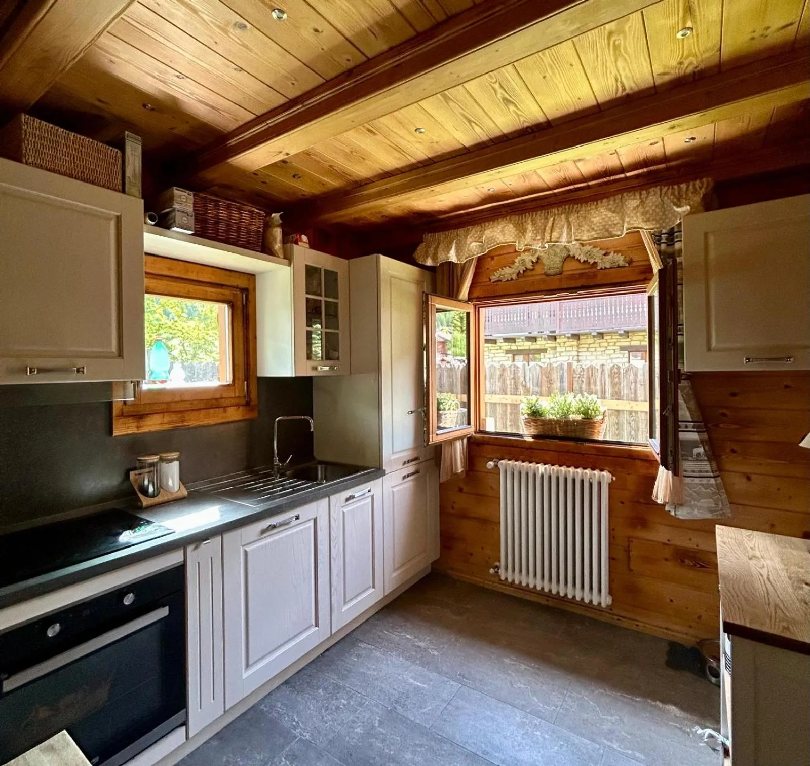 Kitchen or kitchenette in Hotel Letterario Locanda Collomb