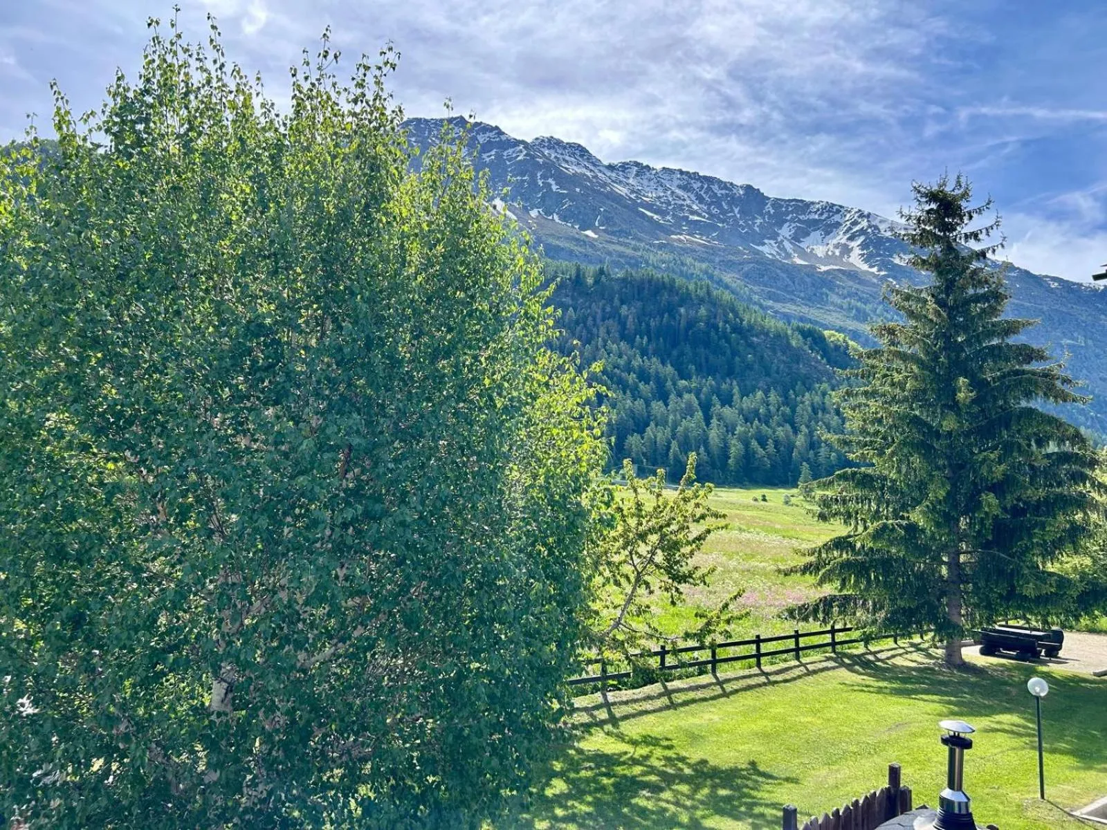 Mountain view in Hotel Letterario Locanda Collomb