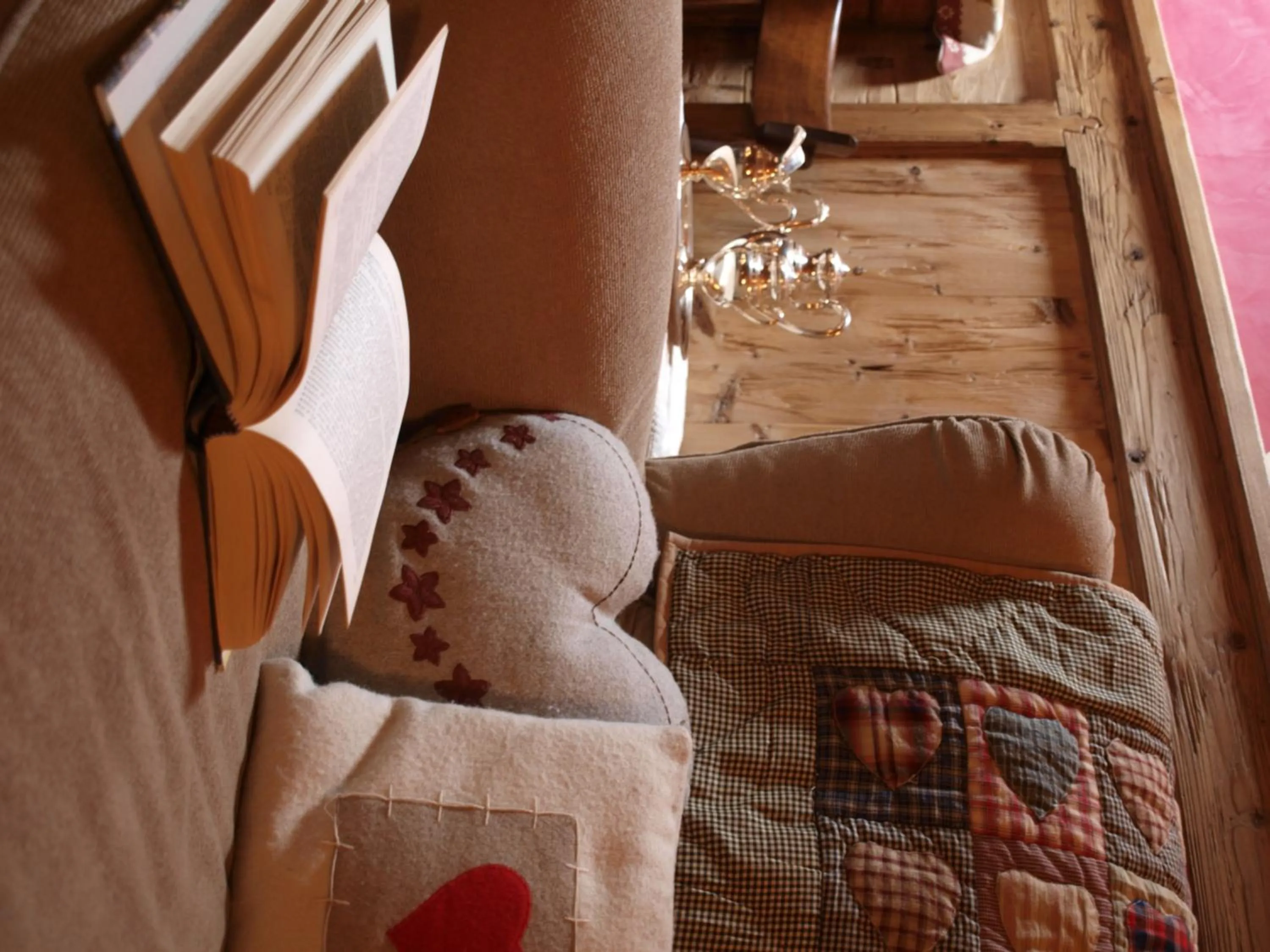 Library, Bed in Hotel Letterario Locanda Collomb
