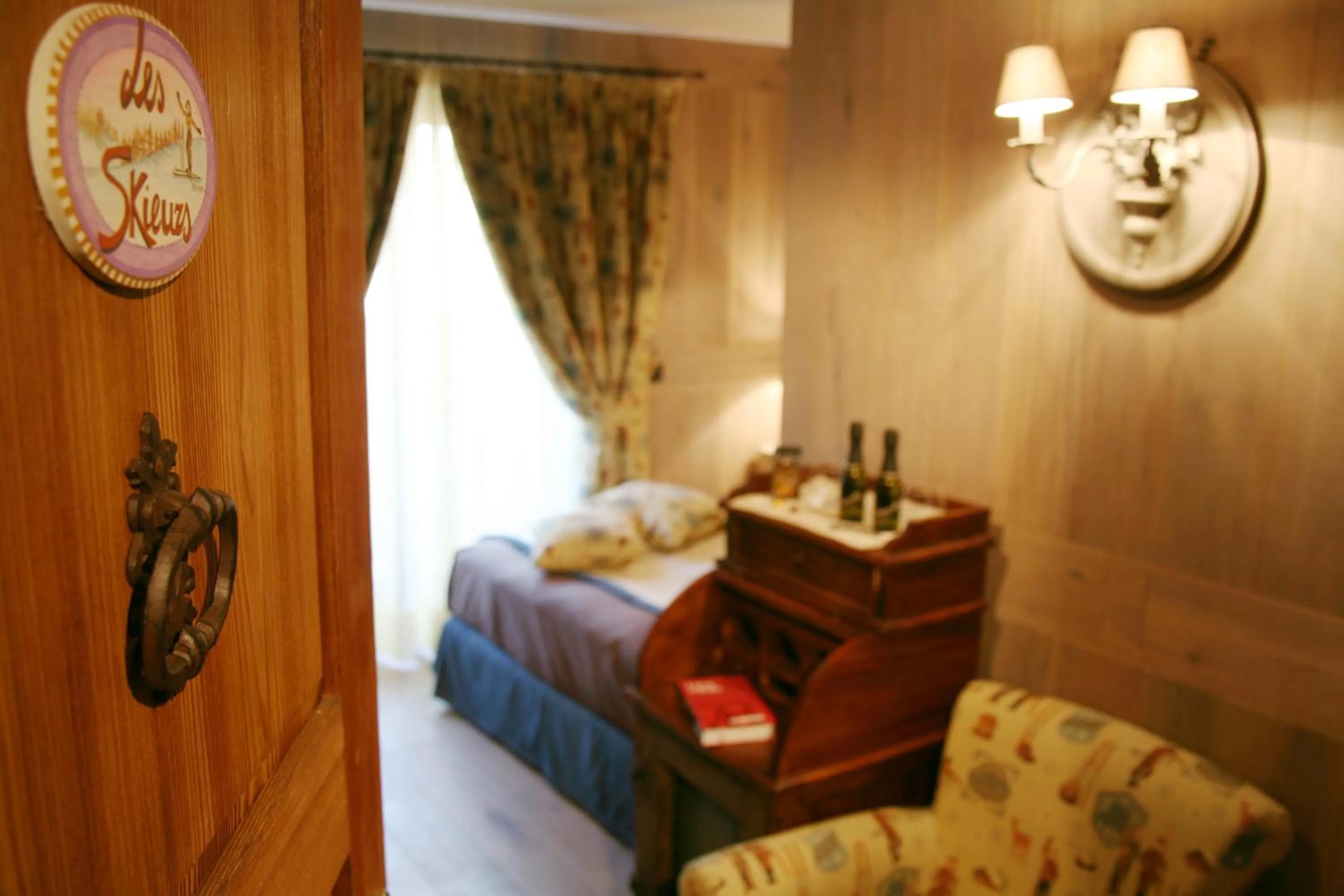 Decorative detail, Bed in Hotel Letterario Locanda Collomb