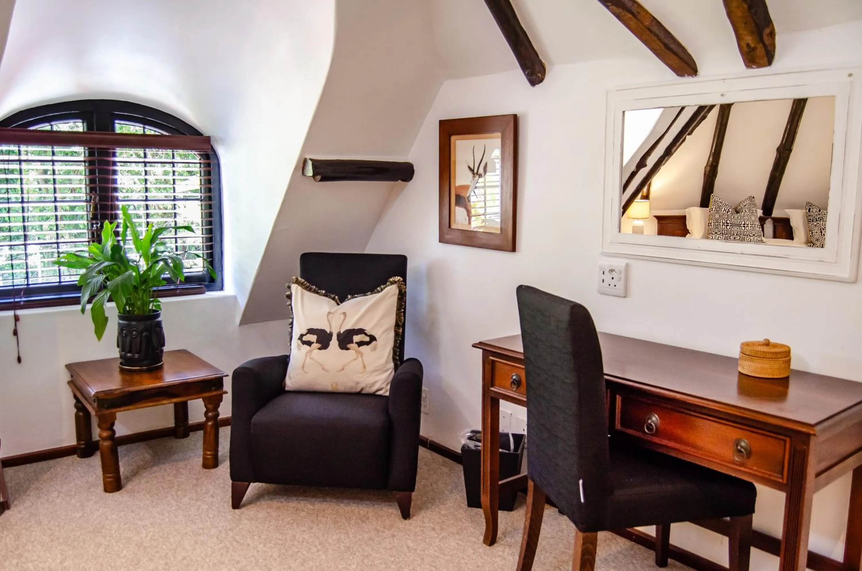 Seating area in Ikhaya Safari Lodge