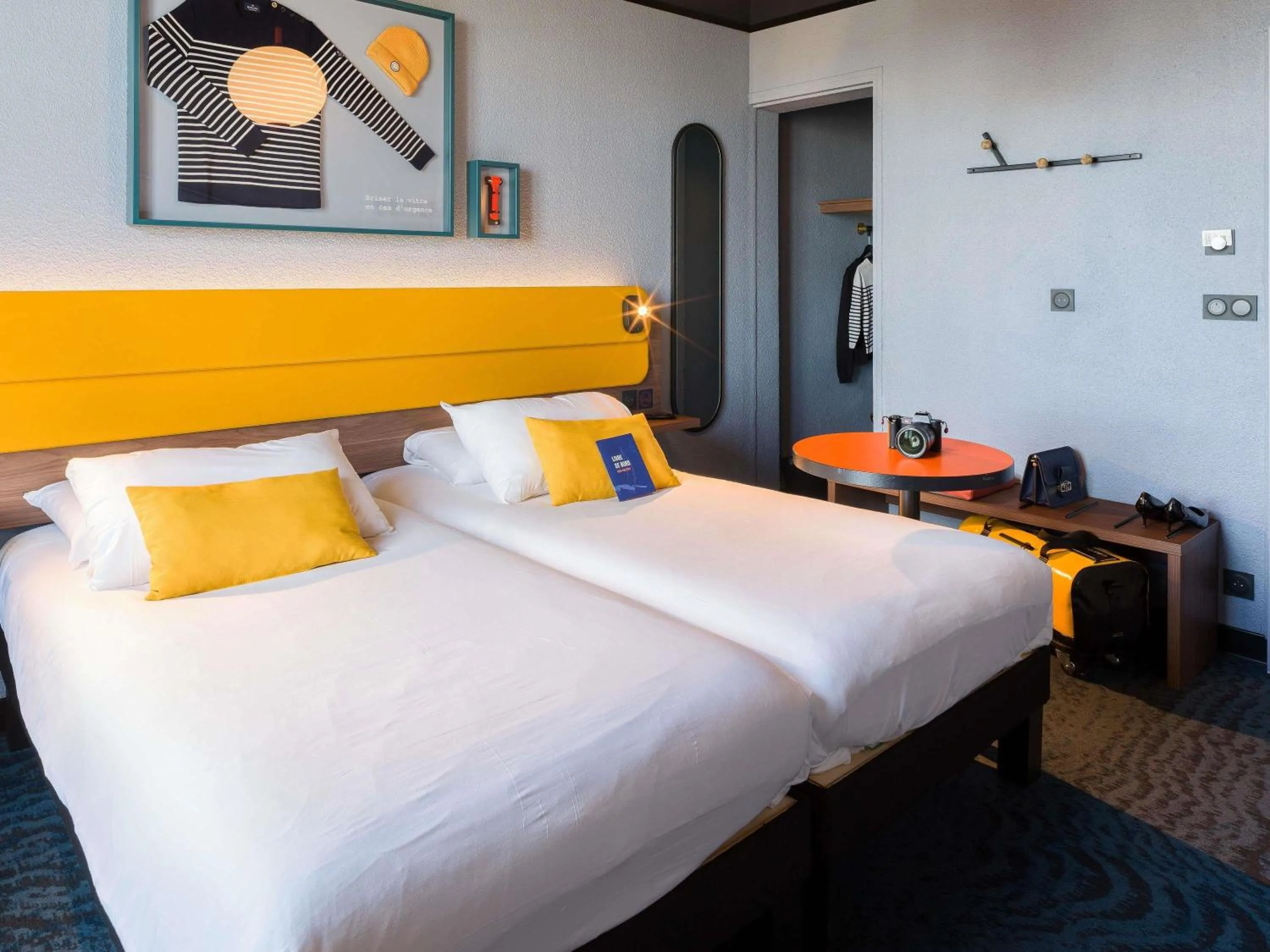 Bedroom, Bed in ibis Styles Saint Malo Centre Historique