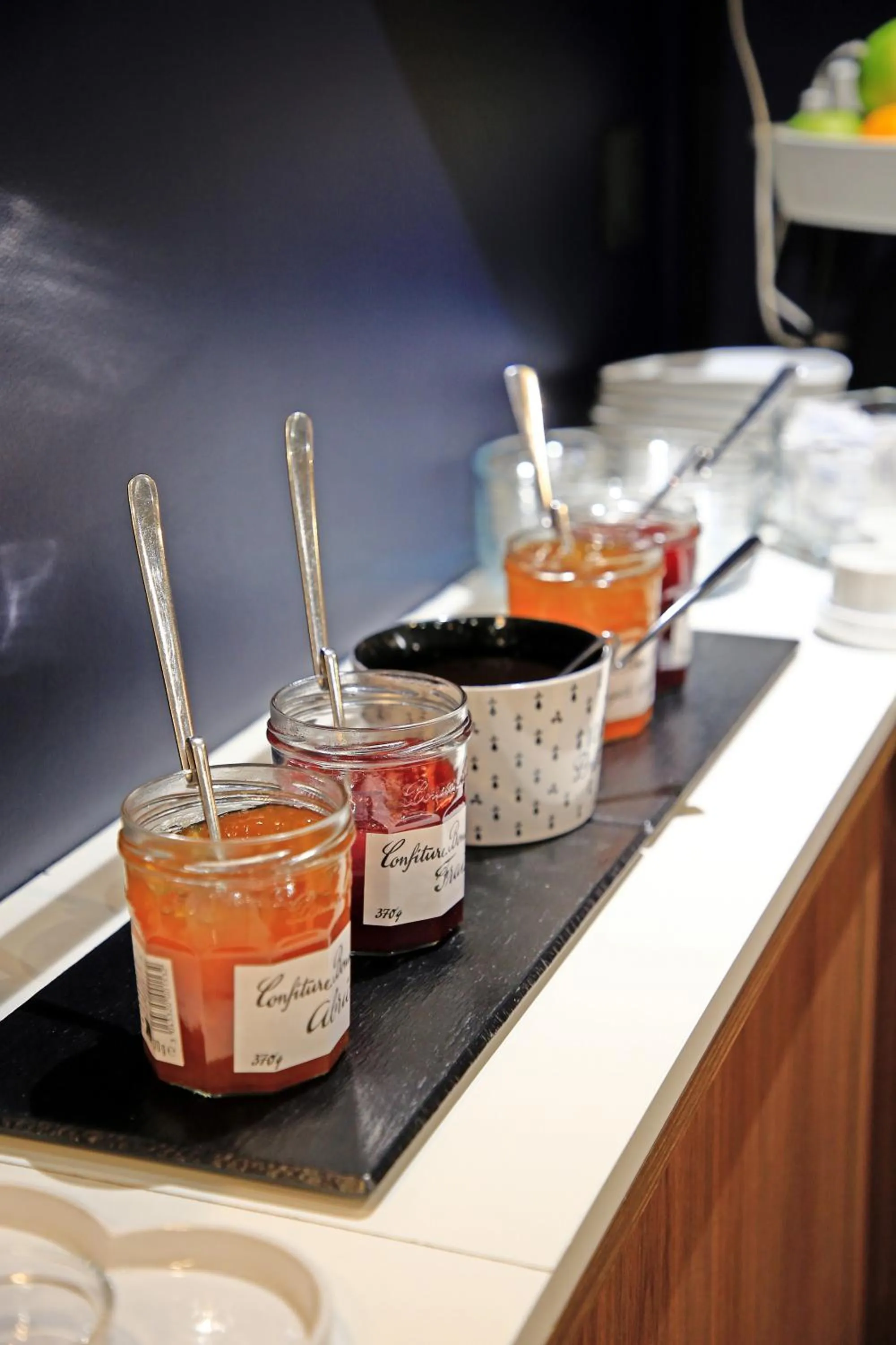 Food and drinks in ibis Styles Saint Malo Centre Historique