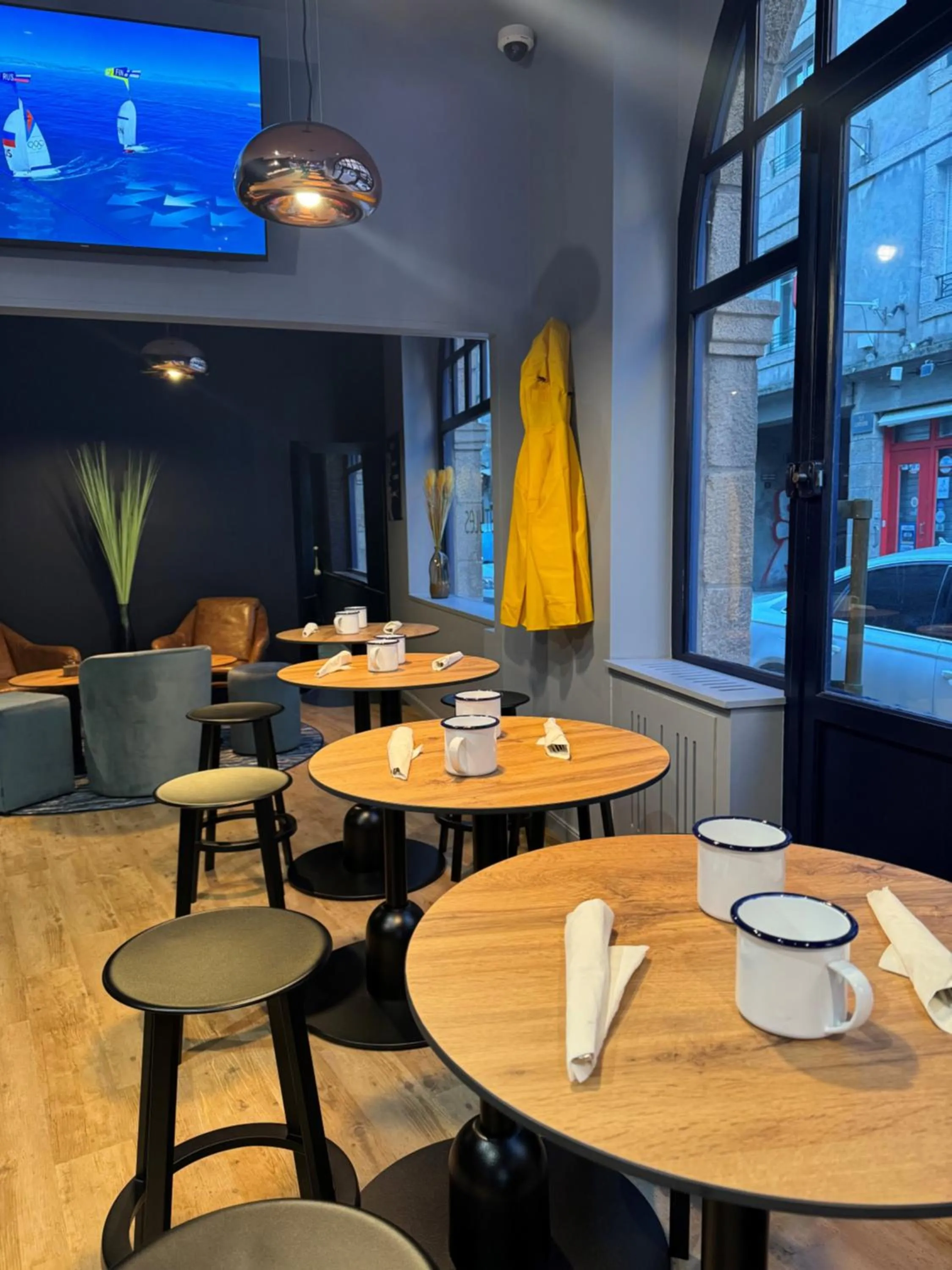 Living room in ibis Styles Saint Malo Centre Historique