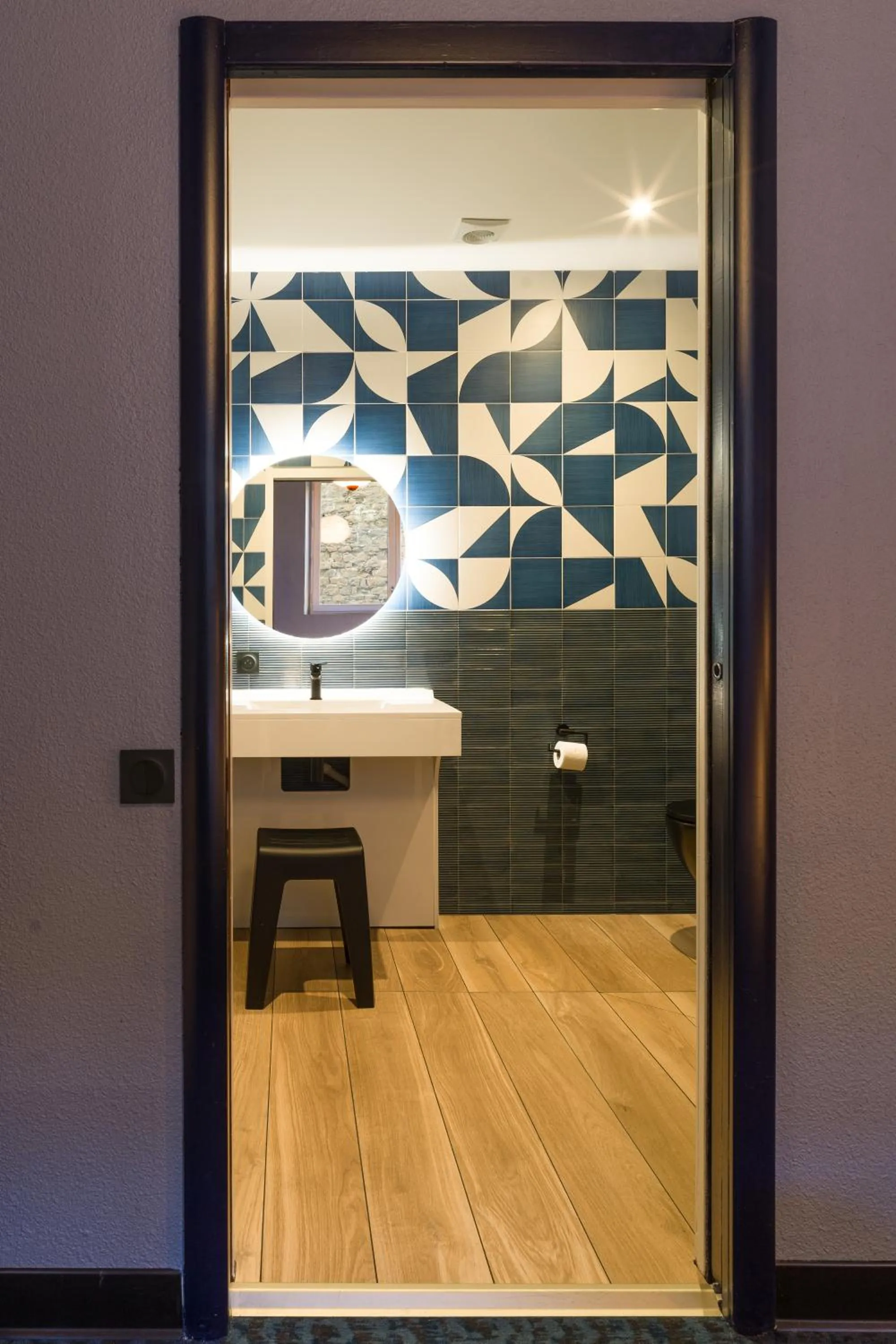 Bathroom in ibis Styles Saint Malo Centre Historique