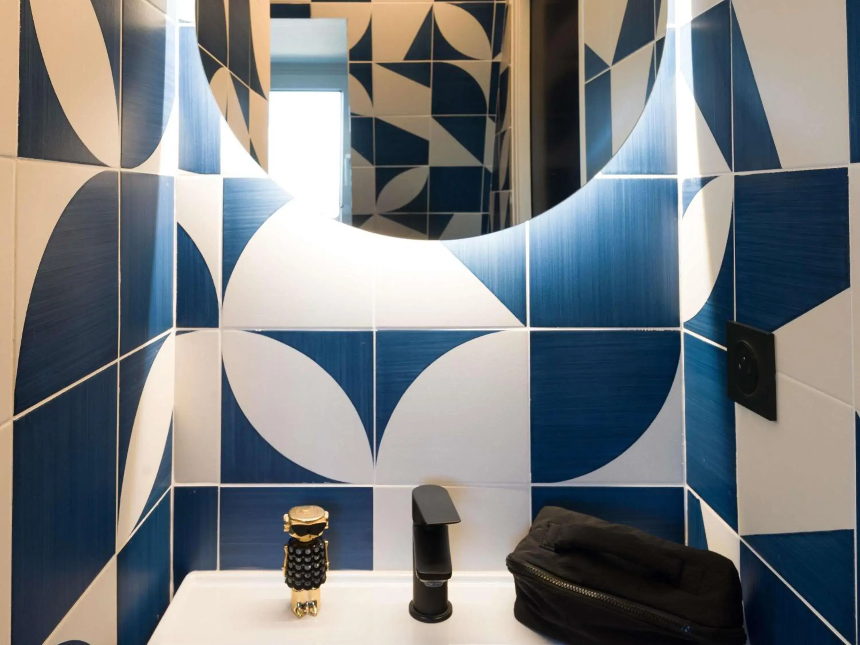 Bedroom in ibis Styles Saint Malo Centre Historique Bedroom in ibis Styles Saint Malo Centre Historique