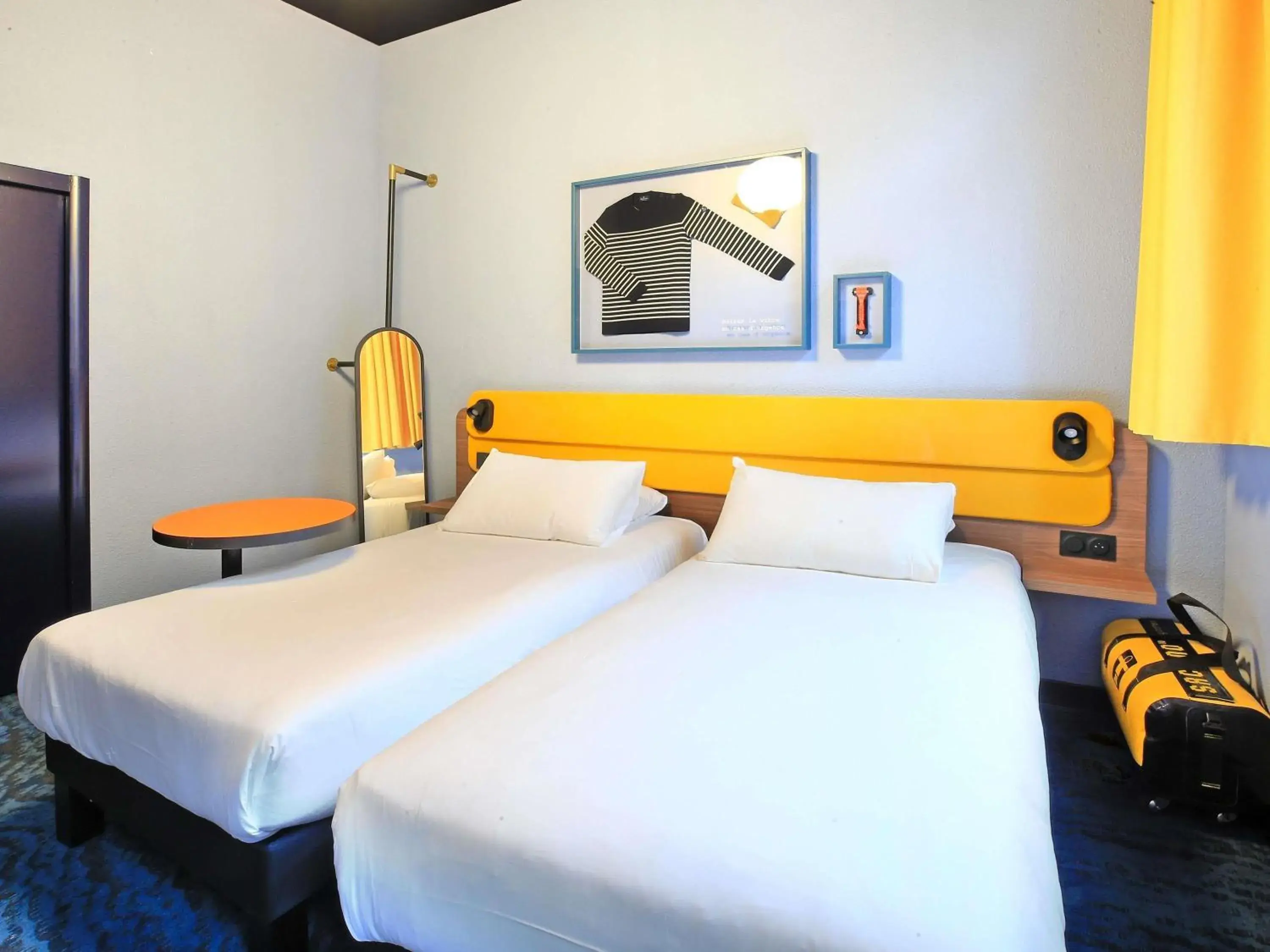 Bedroom, Bed in ibis Styles Saint Malo Centre Historique Bedroom, Bed in ibis Styles Saint Malo Centre Historique