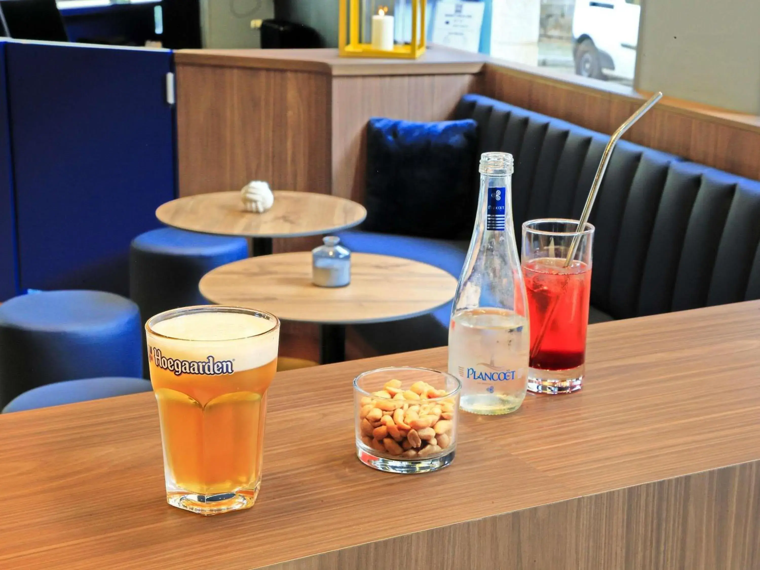 Lounge or bar in ibis Styles Saint Malo Centre Historique Lounge or bar in ibis Styles Saint Malo Centre Historique
