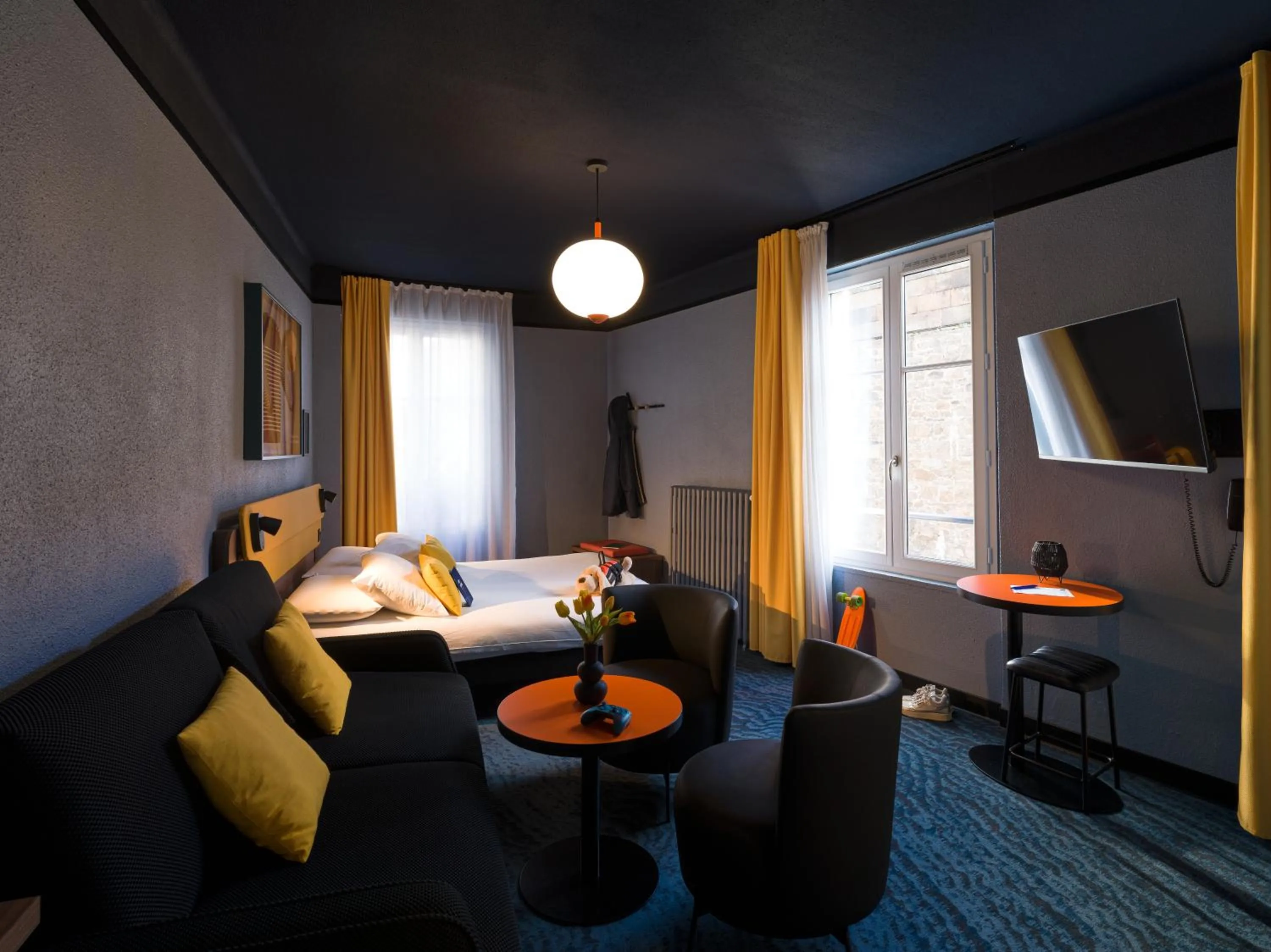 Photo of the whole room in ibis Styles Saint Malo Centre Historique