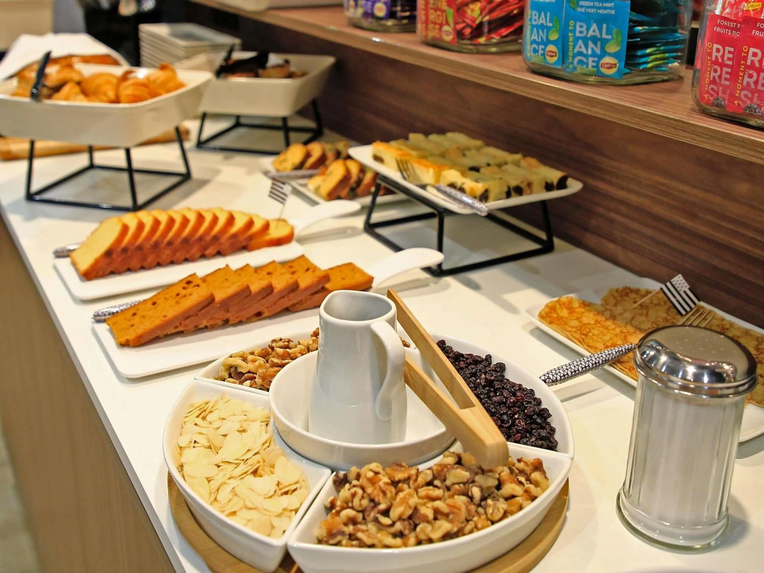 Breakfast in ibis Styles Saint Malo Centre Historique