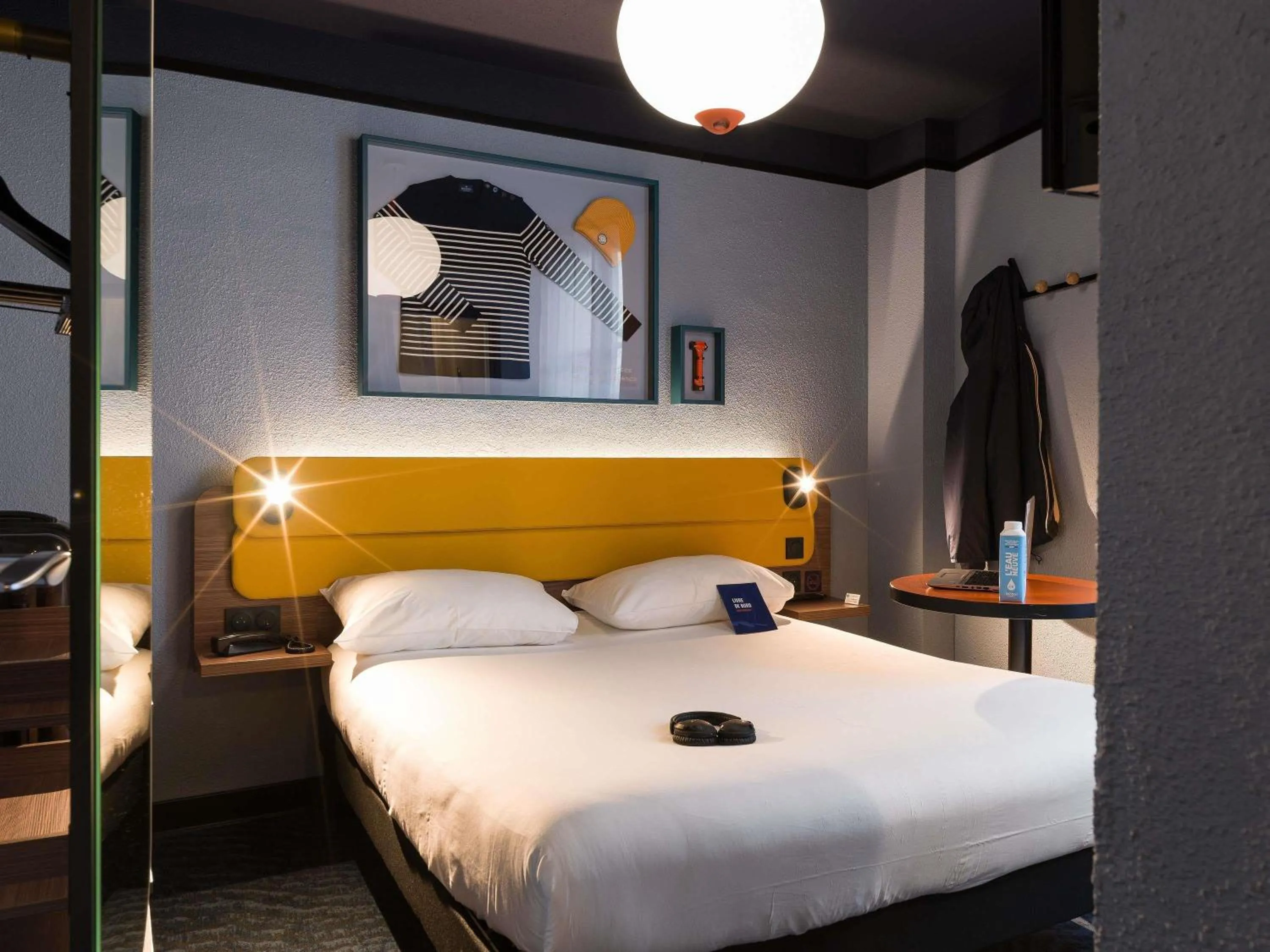 Bedroom, Bed in ibis Styles Saint Malo Centre Historique
