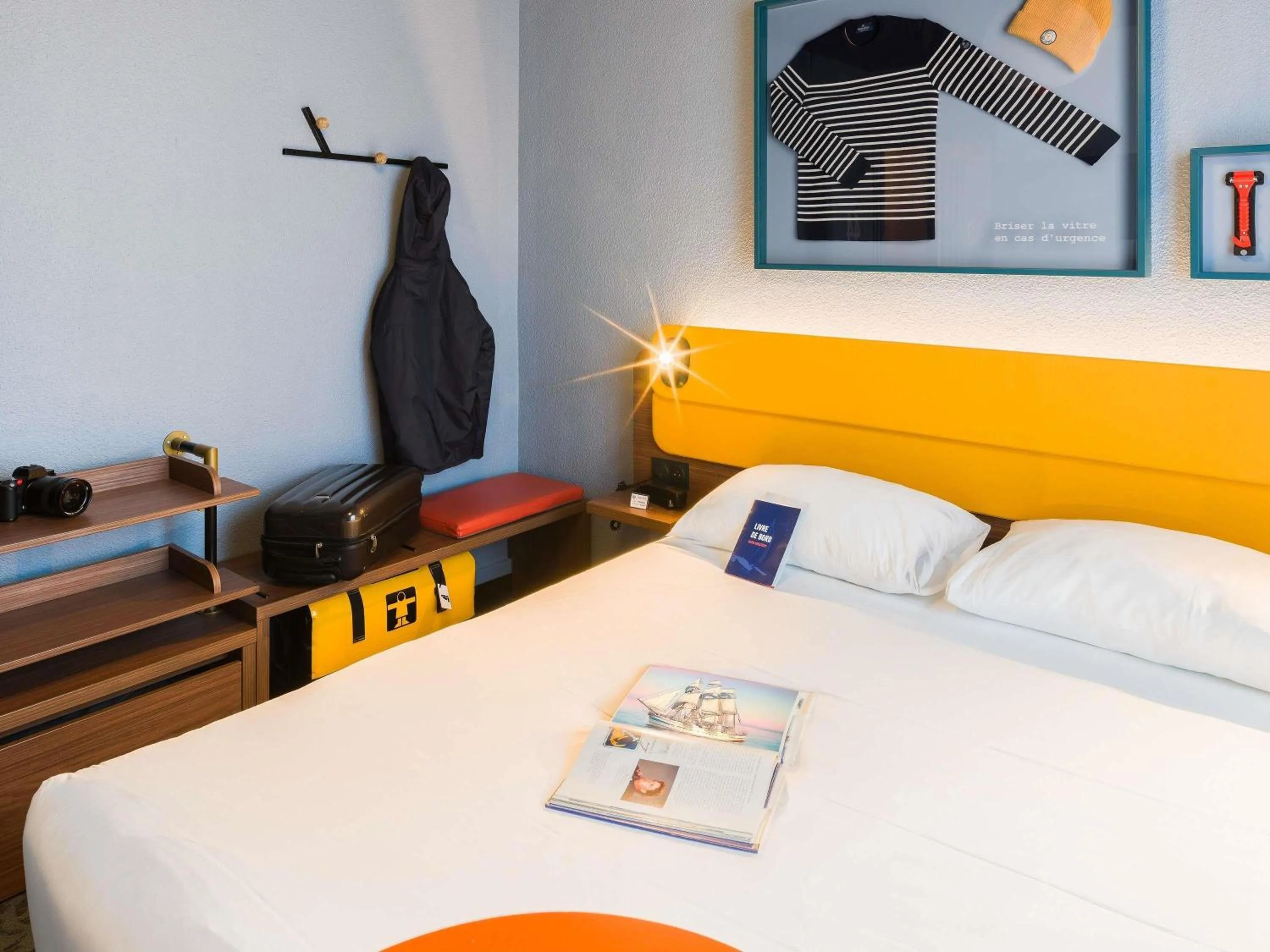 Bedroom, Bed in ibis Styles Saint Malo Centre Historique