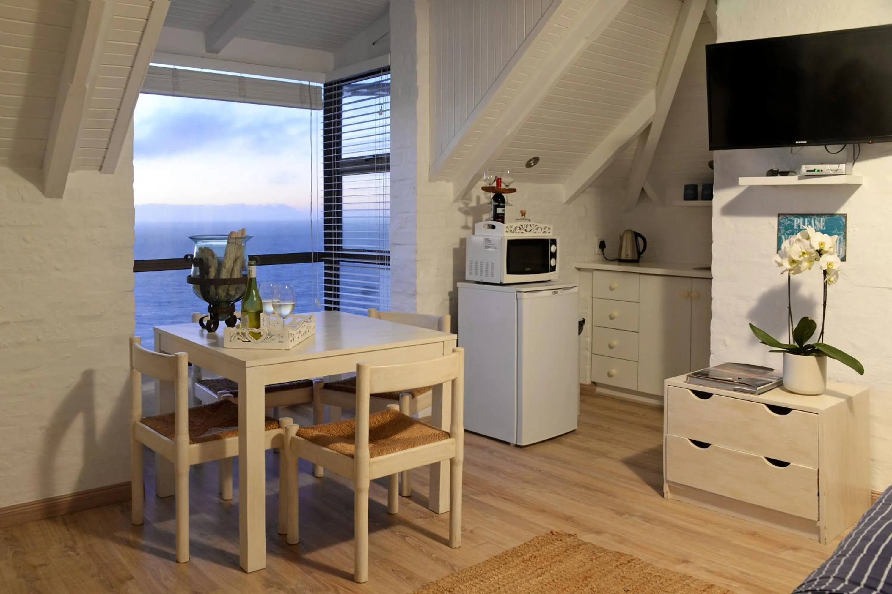 Photo of the whole room in Rocklands Seaside Bed and Breakfast