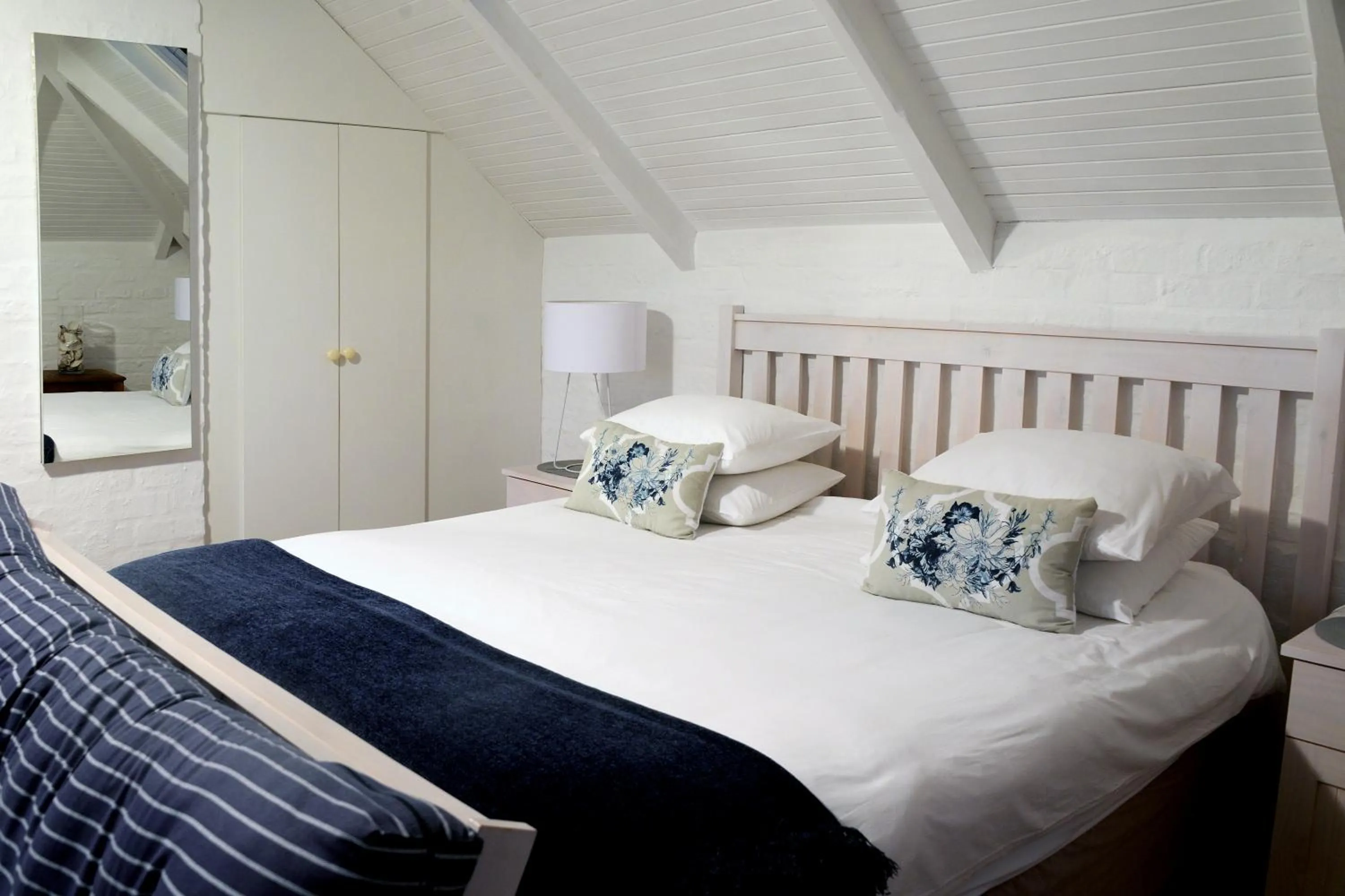 Decorative detail, Bed in Rocklands Seaside Bed and Breakfast