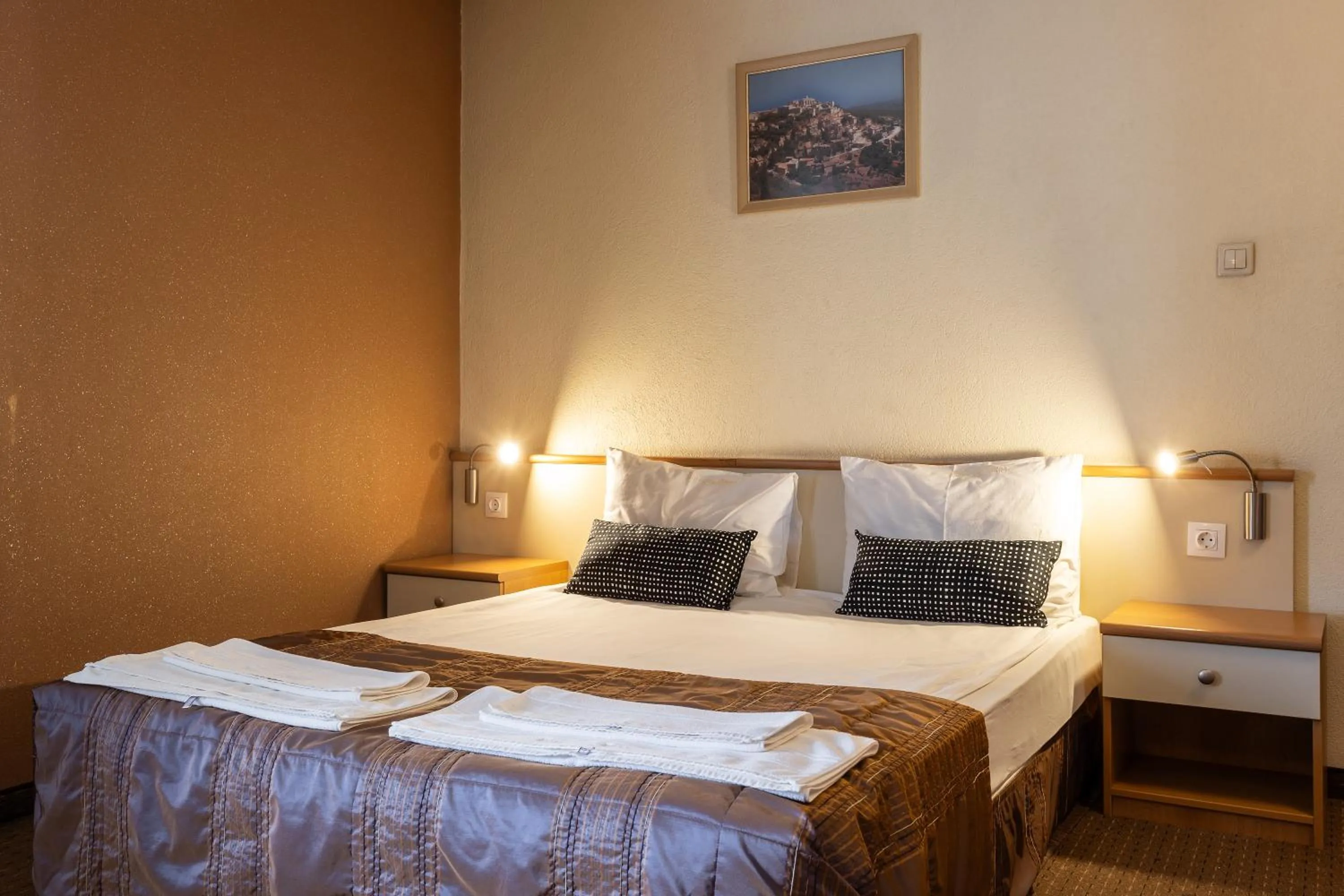 Bed in Hotel Brod - Free Parking