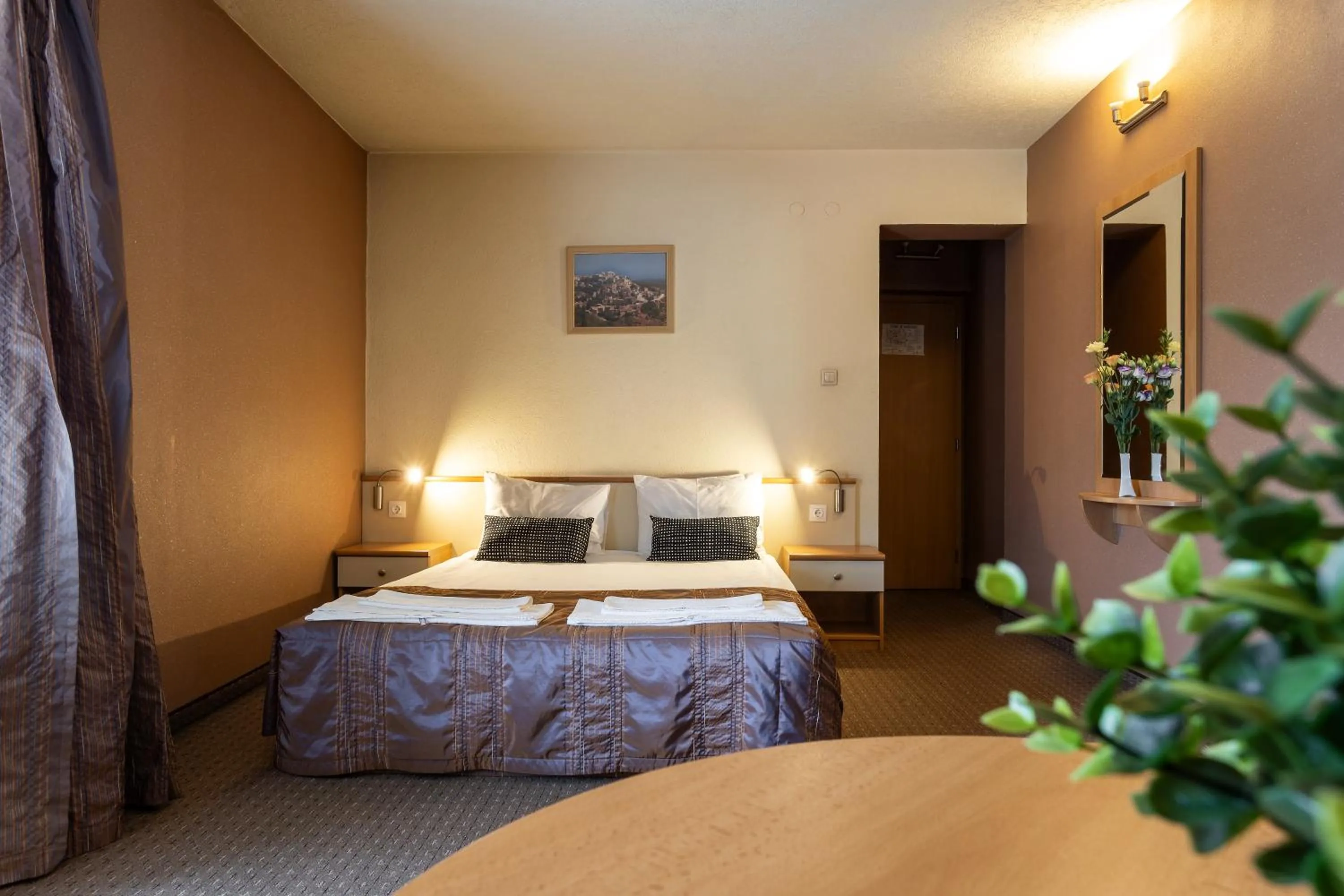 Bed in Hotel Brod - Free Parking