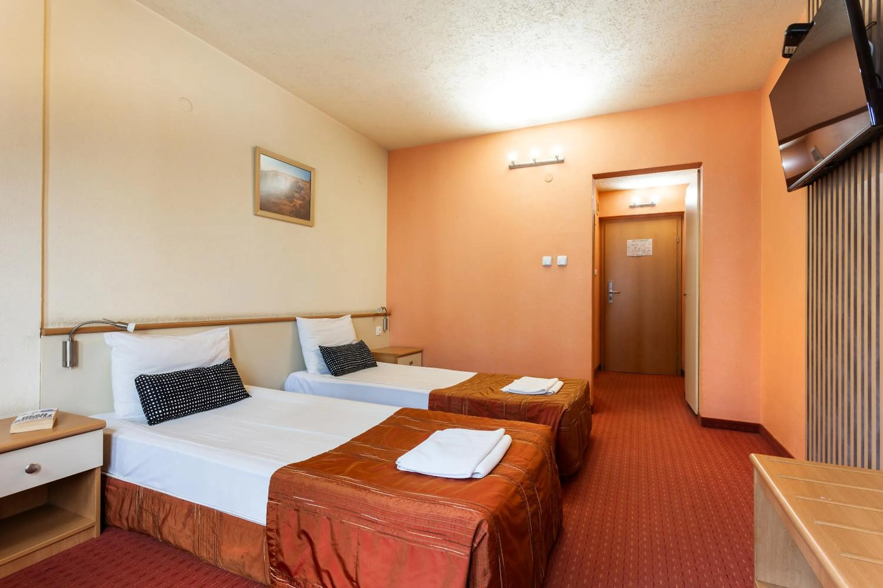 Bed in Hotel Brod - Free Parking