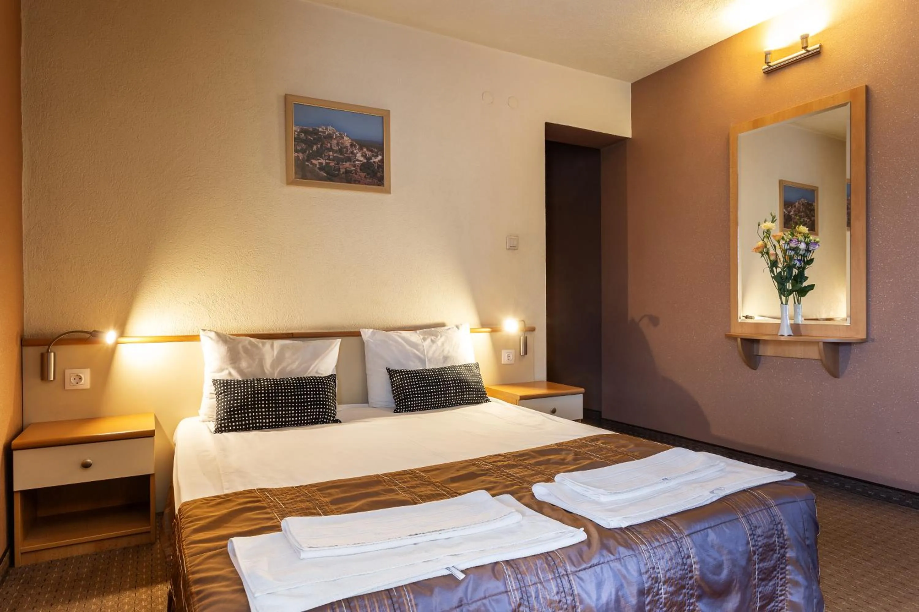 Bed in Hotel Brod - Free Parking