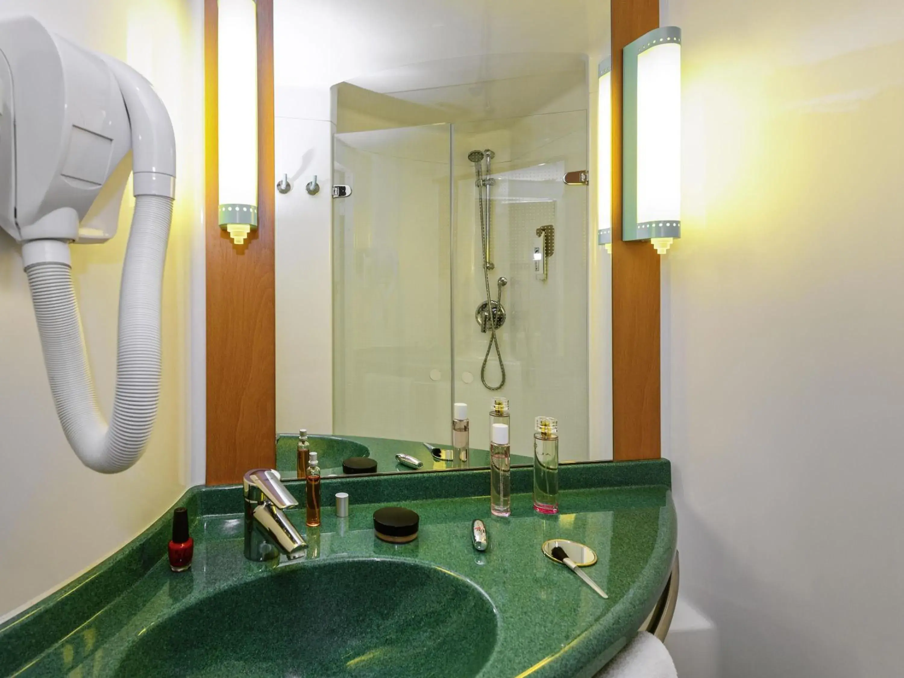 Bedroom in ibis Longwy Mexy Bedroom in ibis Longwy Mexy