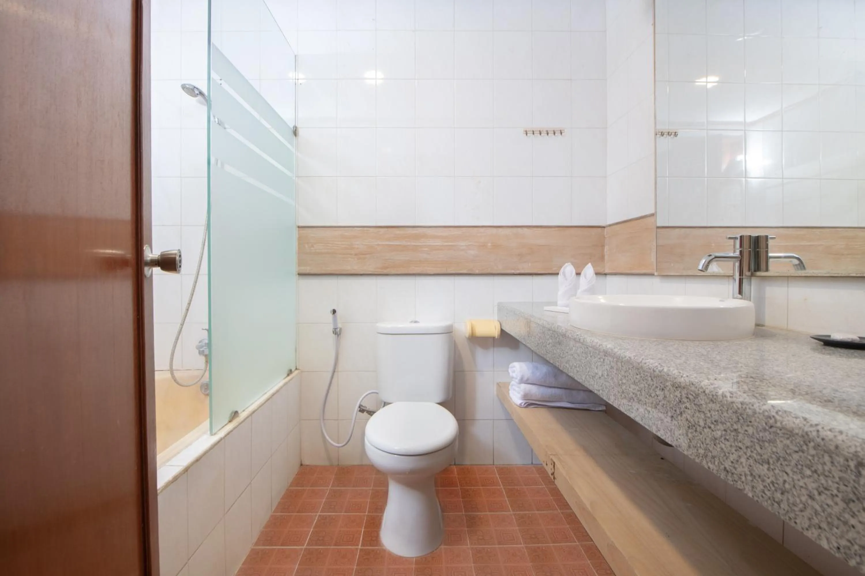 Toilet in Villa Bunga Hotel