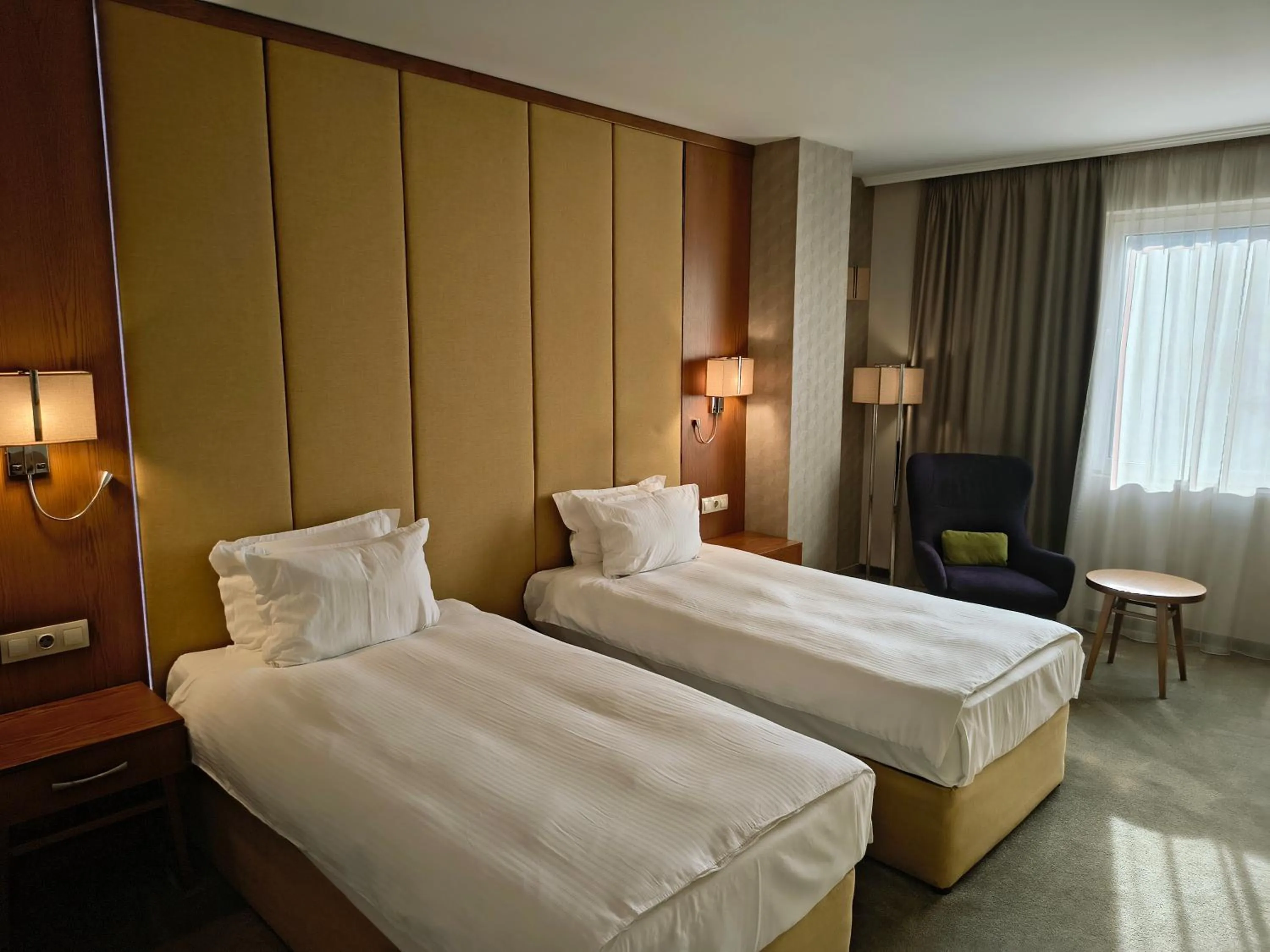 Bedroom, Bed in Hotel Golden Tulip Varna