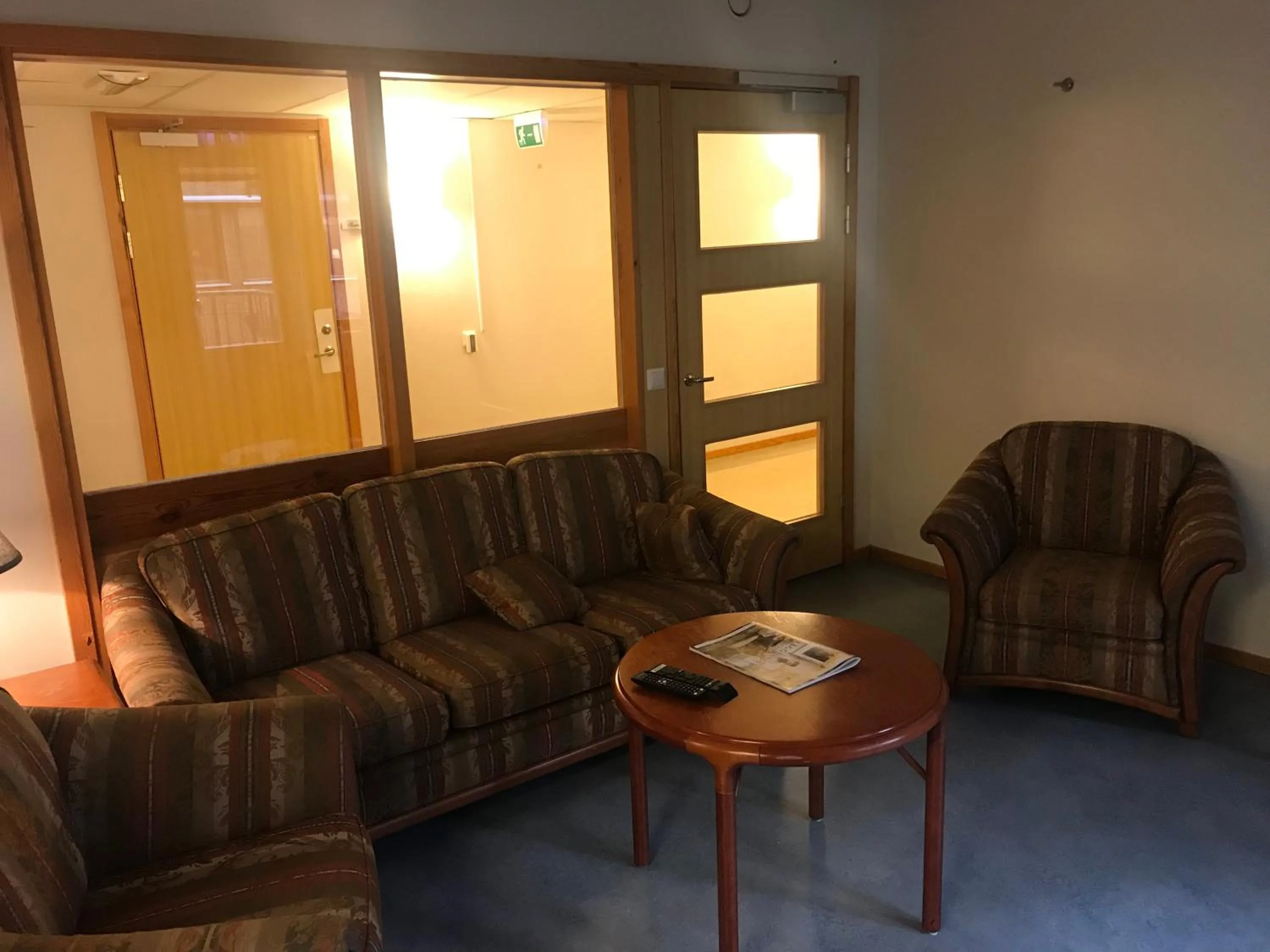 Seating area in Nattvikens Vandrarhem