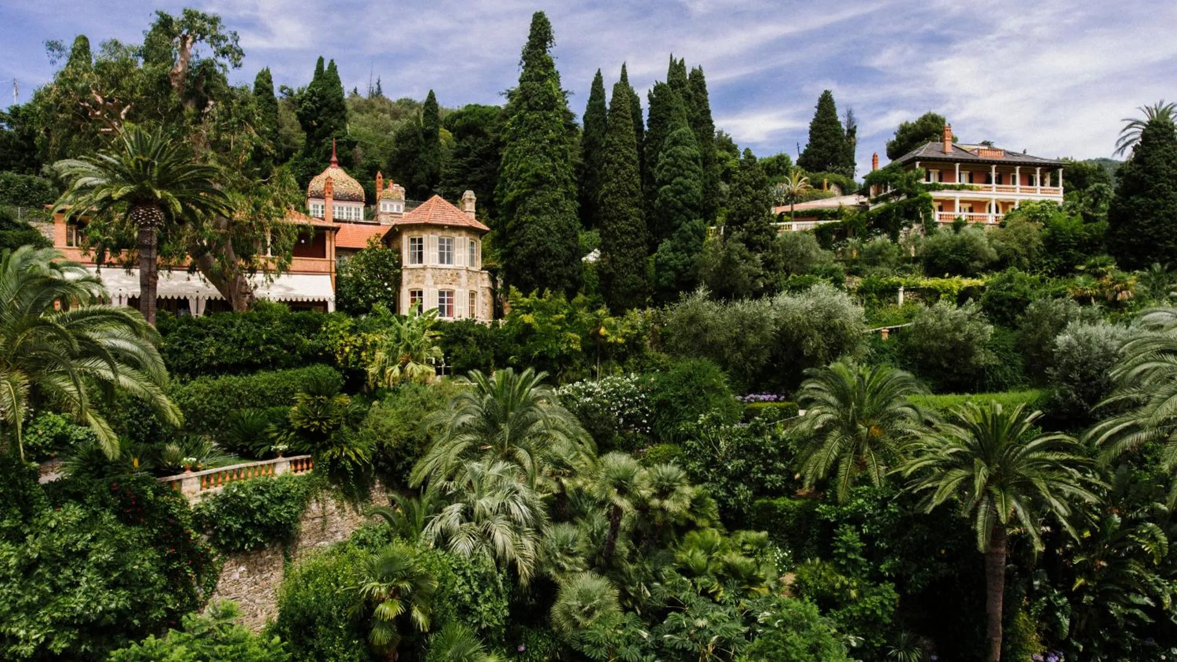 Facade/entrance in Villa della Pergola Relais et Chateaux