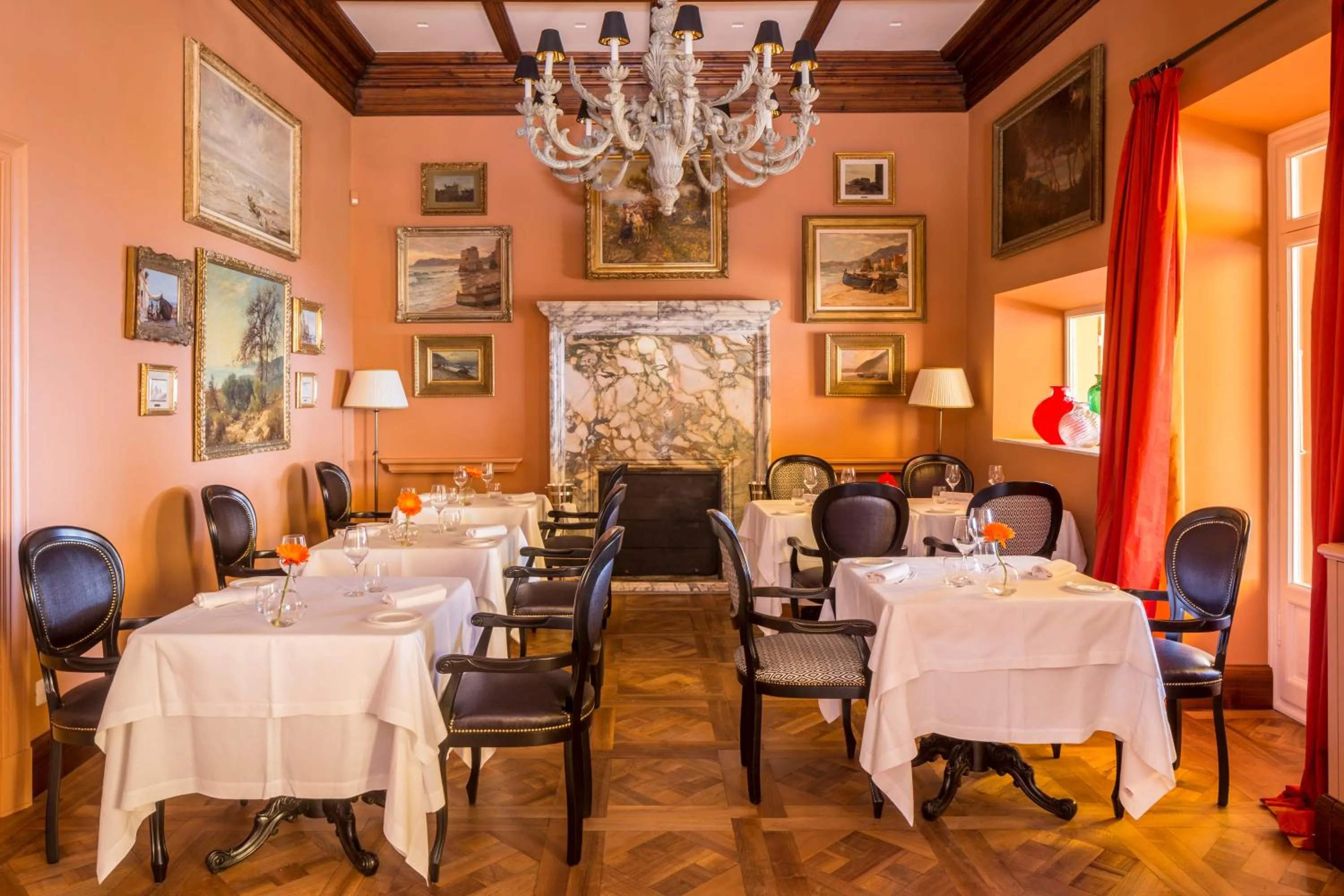 Restaurant/places to eat in Villa della Pergola Relais et Chateaux