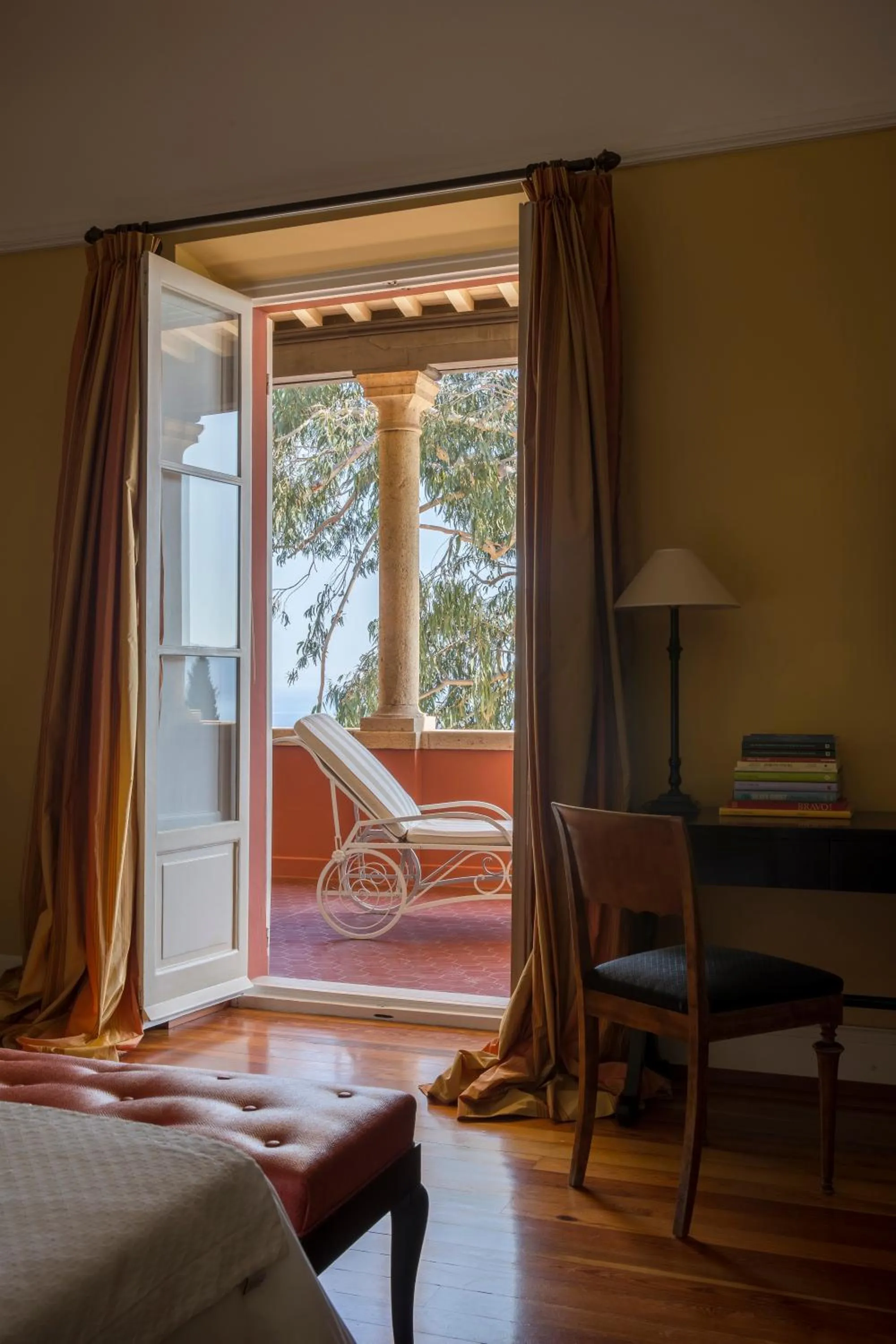 Bed in Villa della Pergola Relais et Chateaux