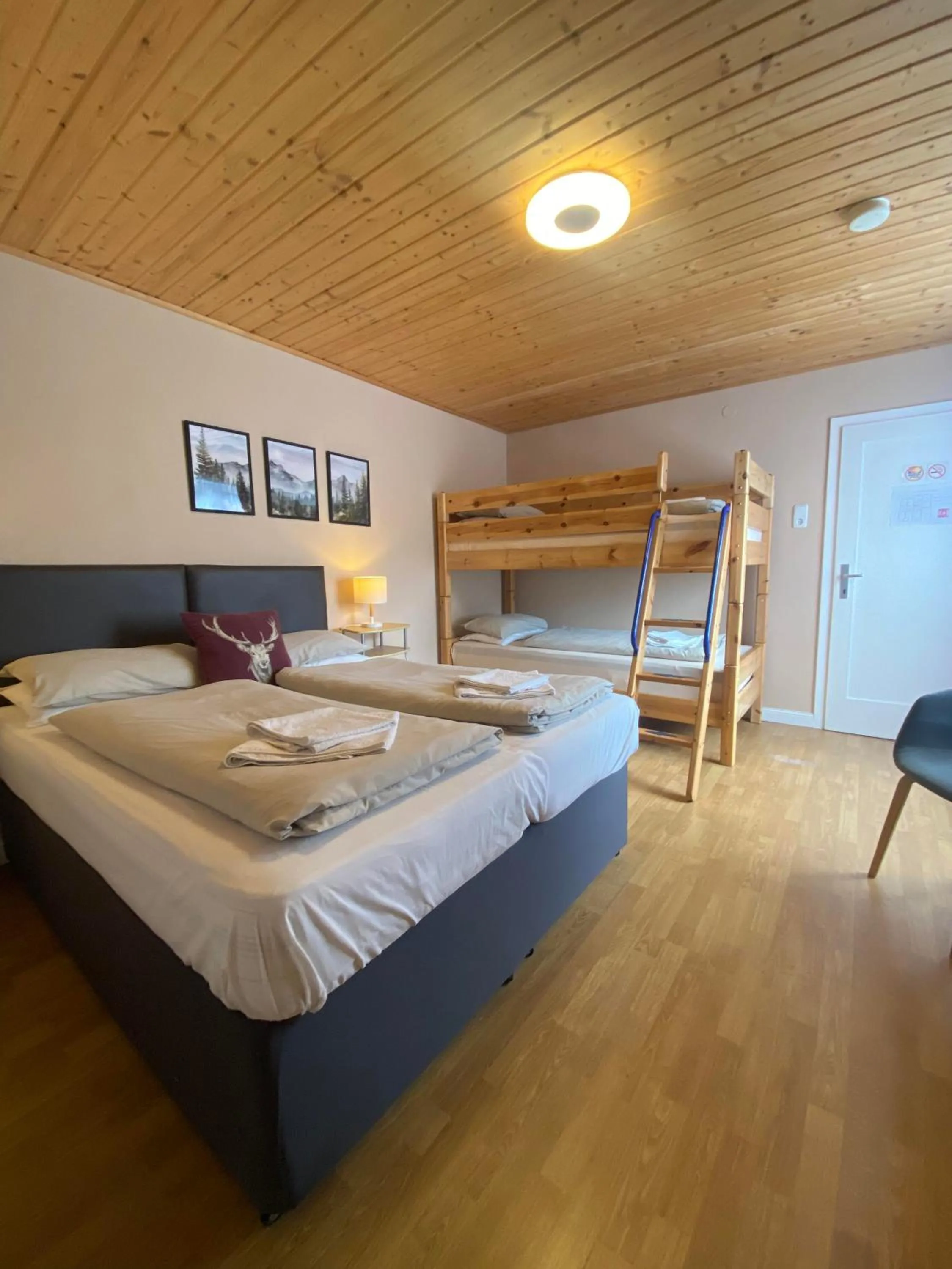 Bedroom, Bed in Pension Julia